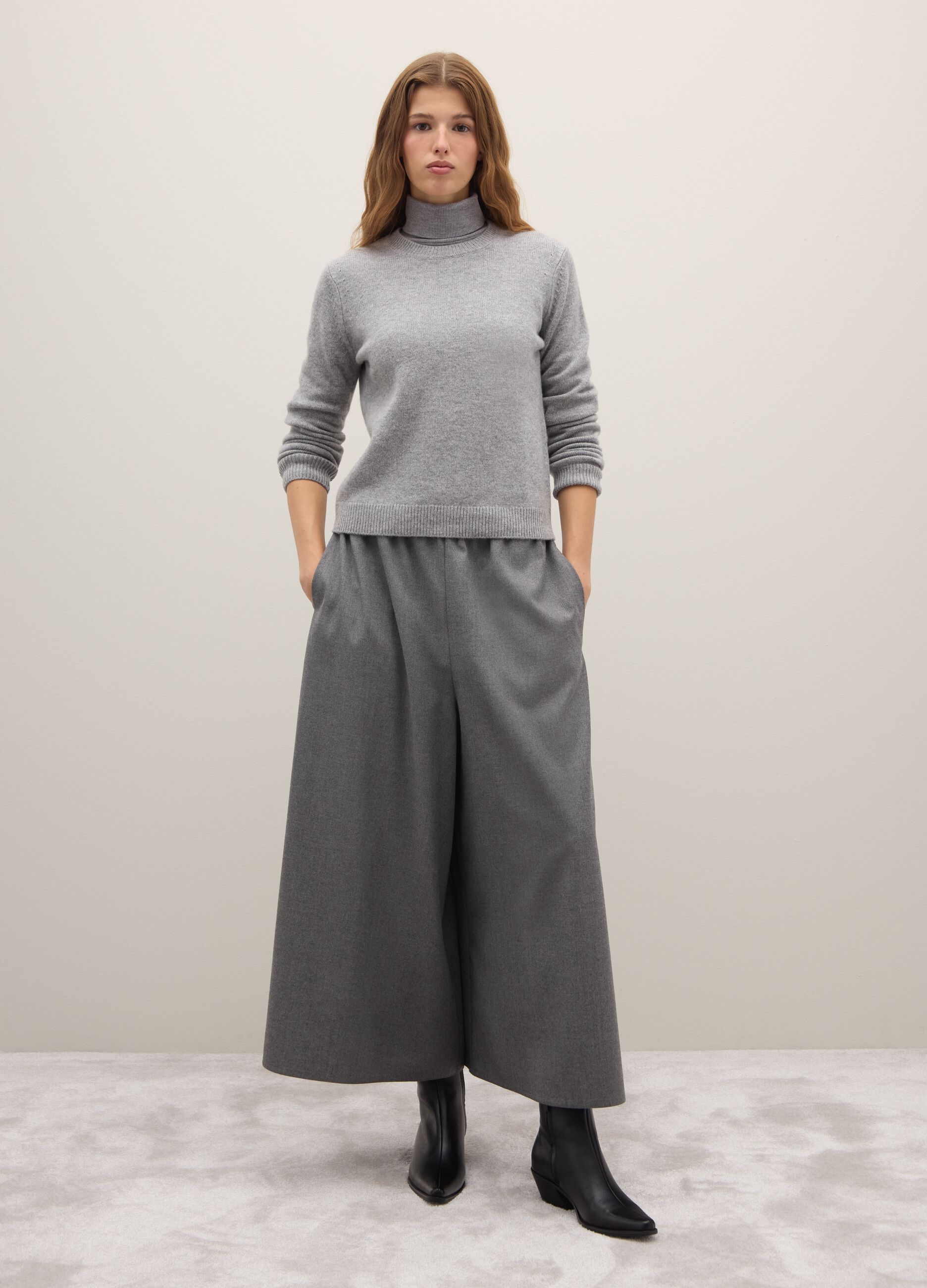 Grey wool-cashmere blend sweater in regular fit