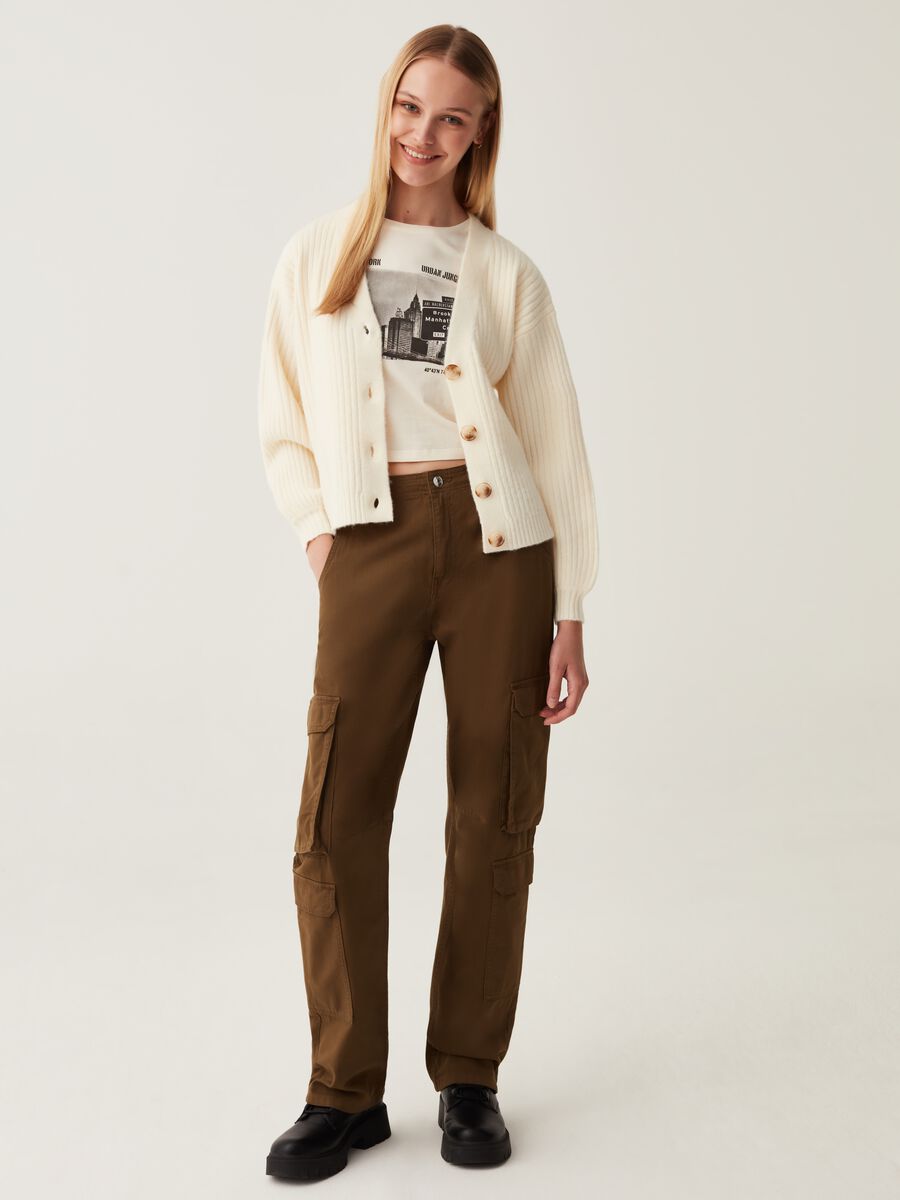 Cardigan a coste piatte con bottoni striati_0