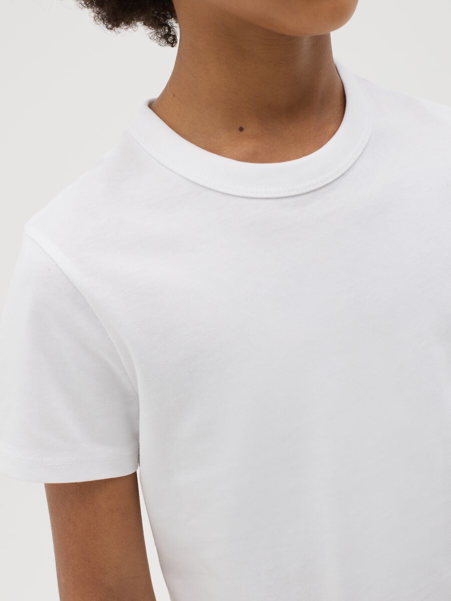 T-shirt da ragazza in puro cotone bianco regular fit e scollo rotondo_1
