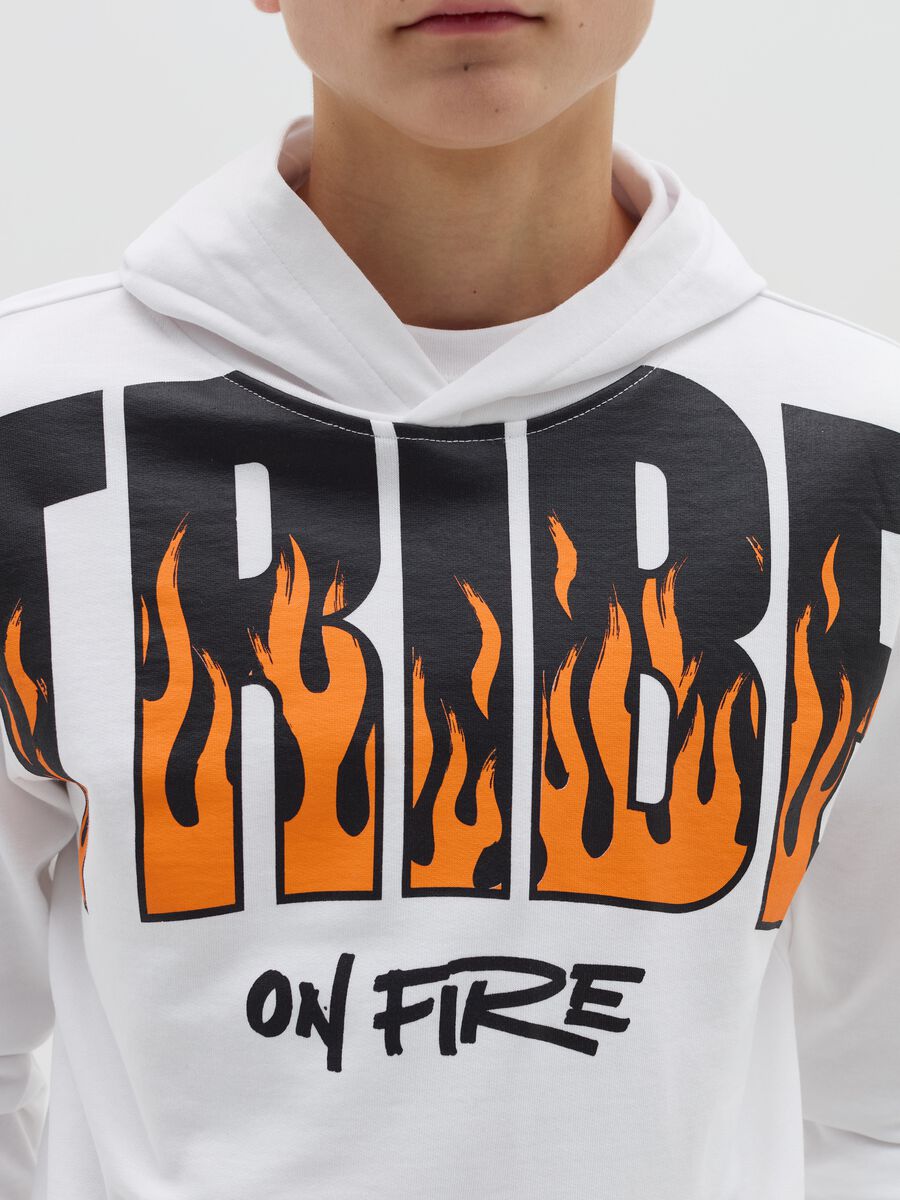 Felpa in French Terry con cappuccio e stampa_1