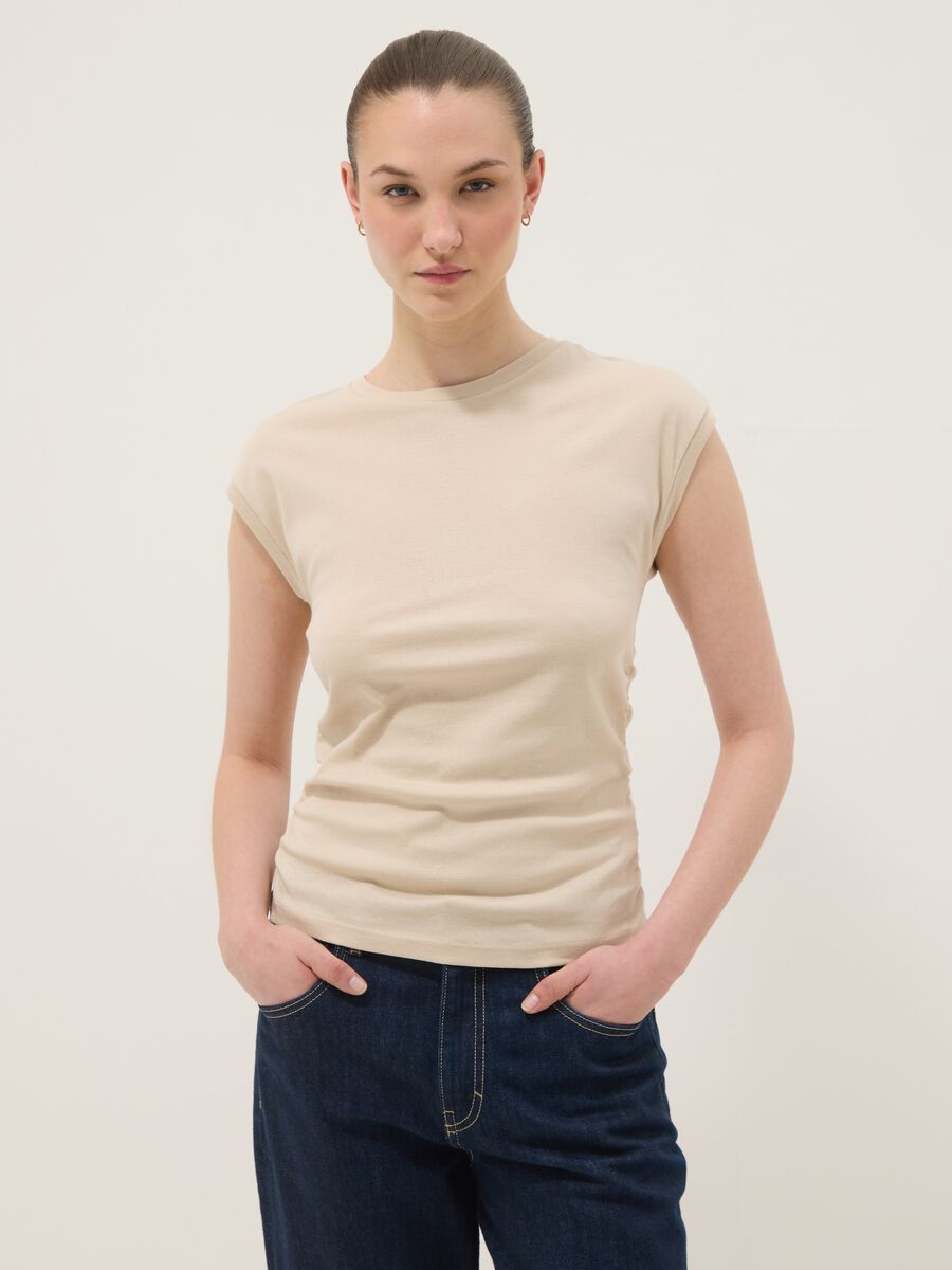 Tank top beige in puro cotone con arricciature laterali regular fit_0