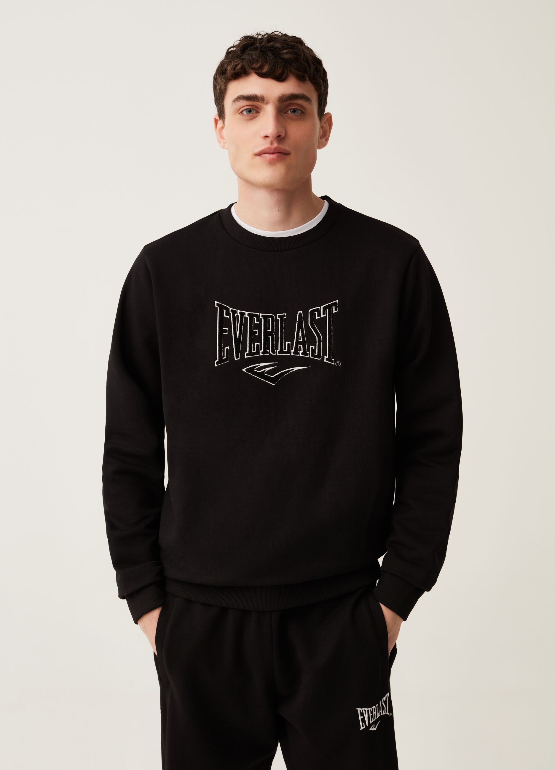 Sweatshirt with Everlast bouclé appliqué