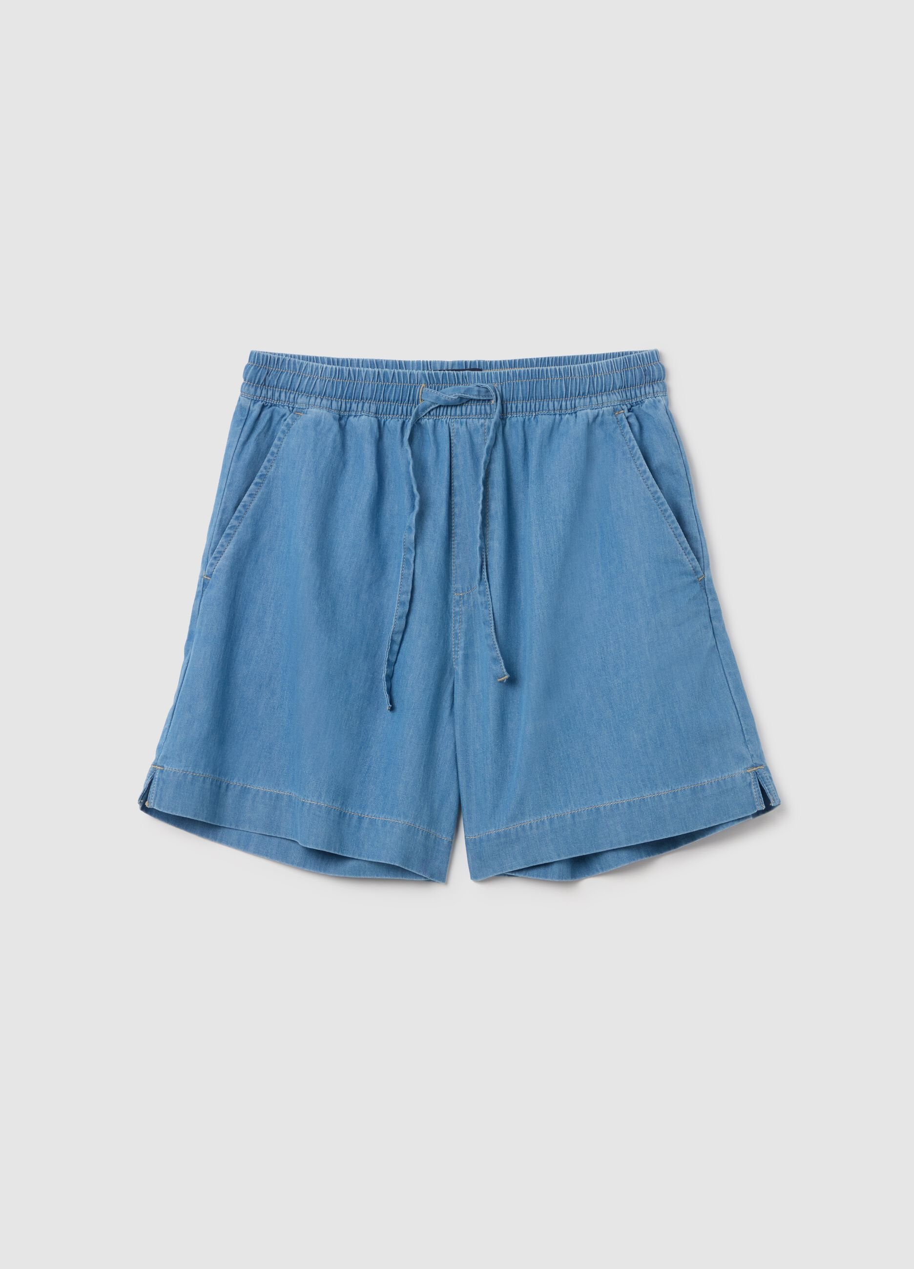 Fluid shorts in denim with drawstring