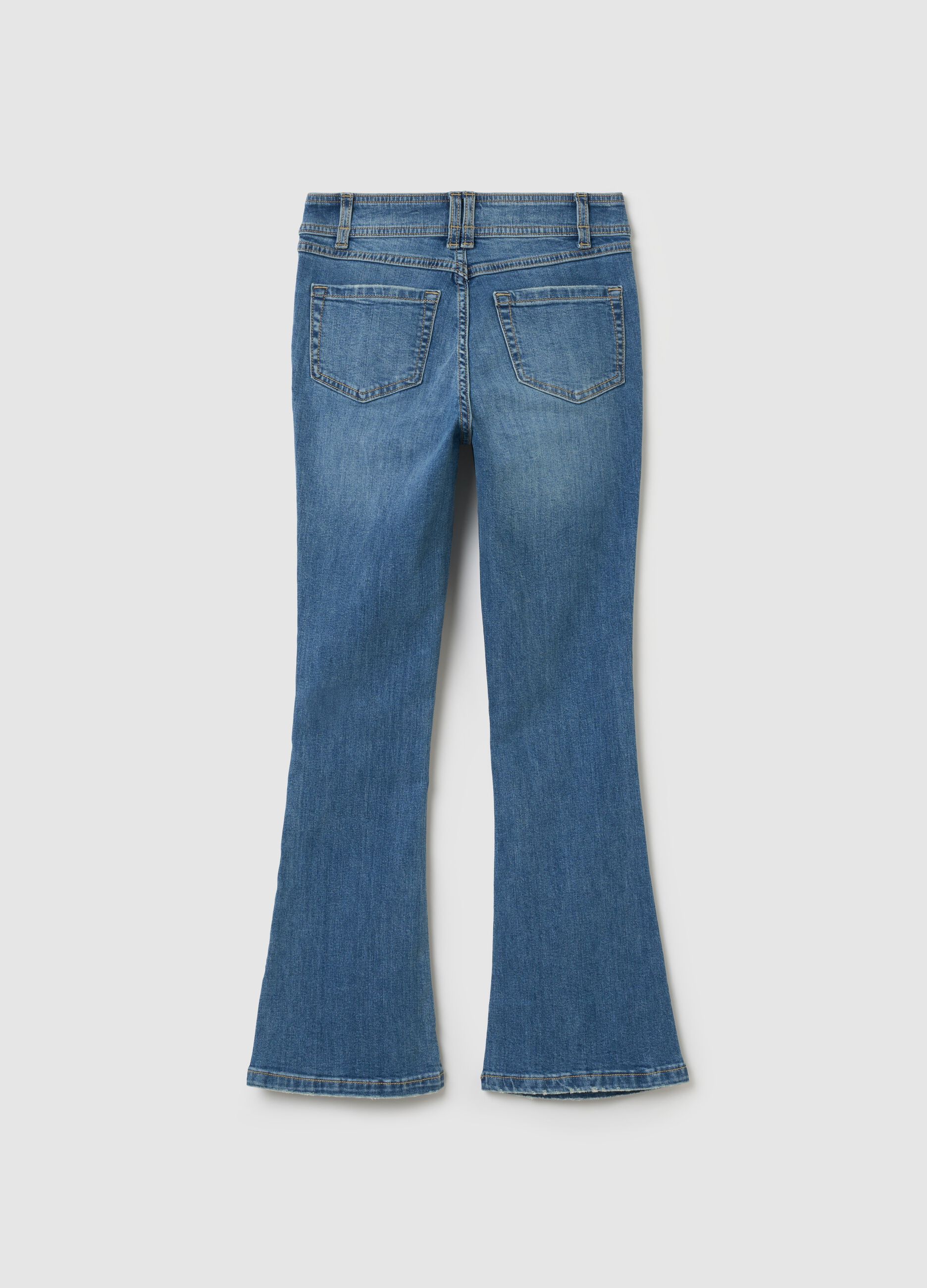 Jeans bootcut con tasche 