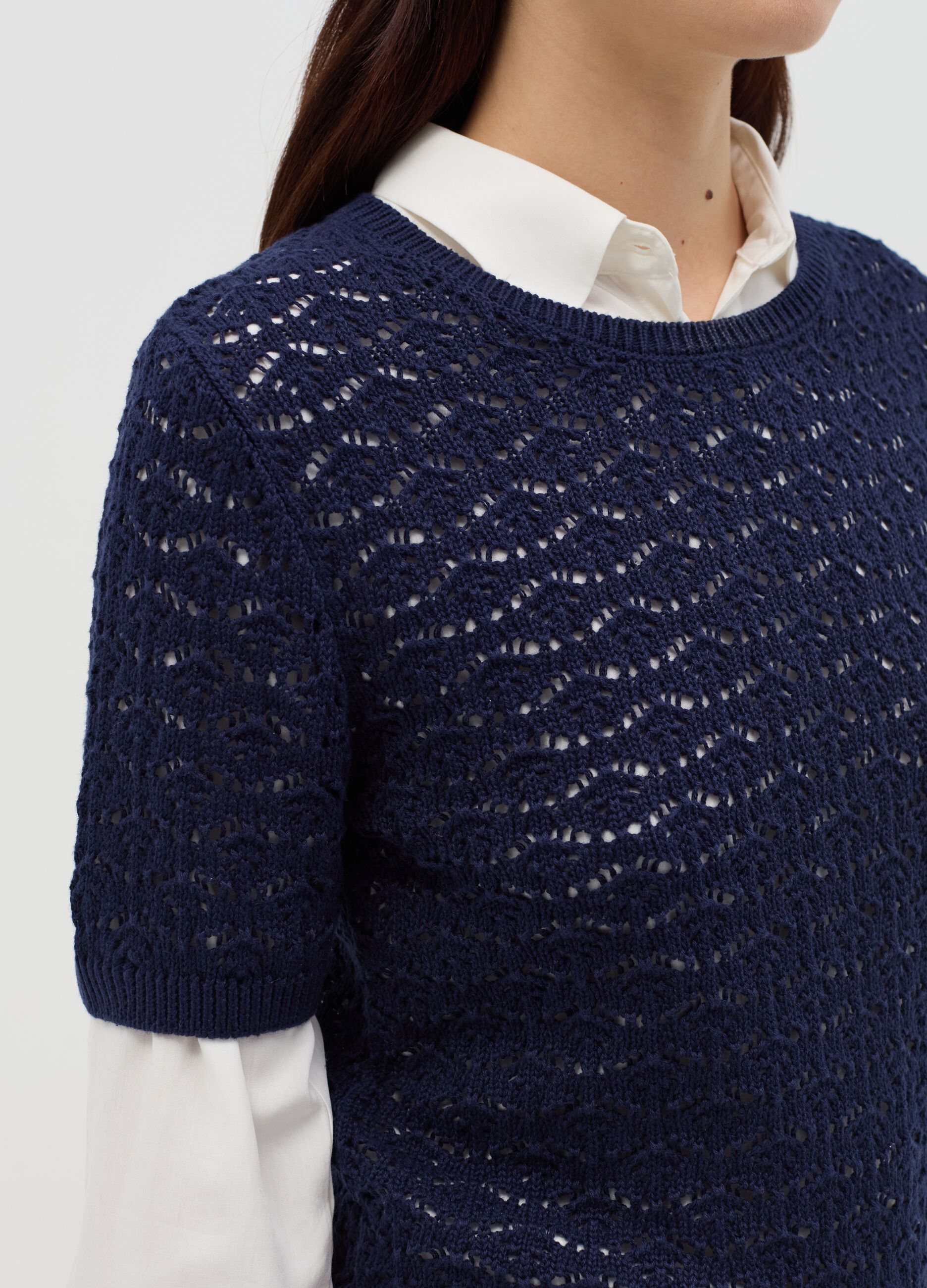 Crochet top with short sleeves