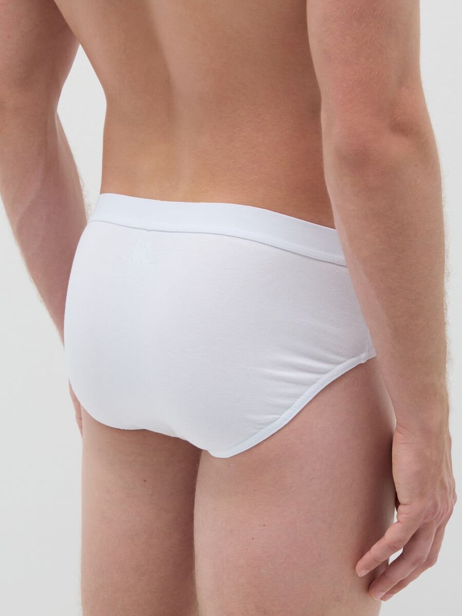 Regular fit white cotton briefs_3