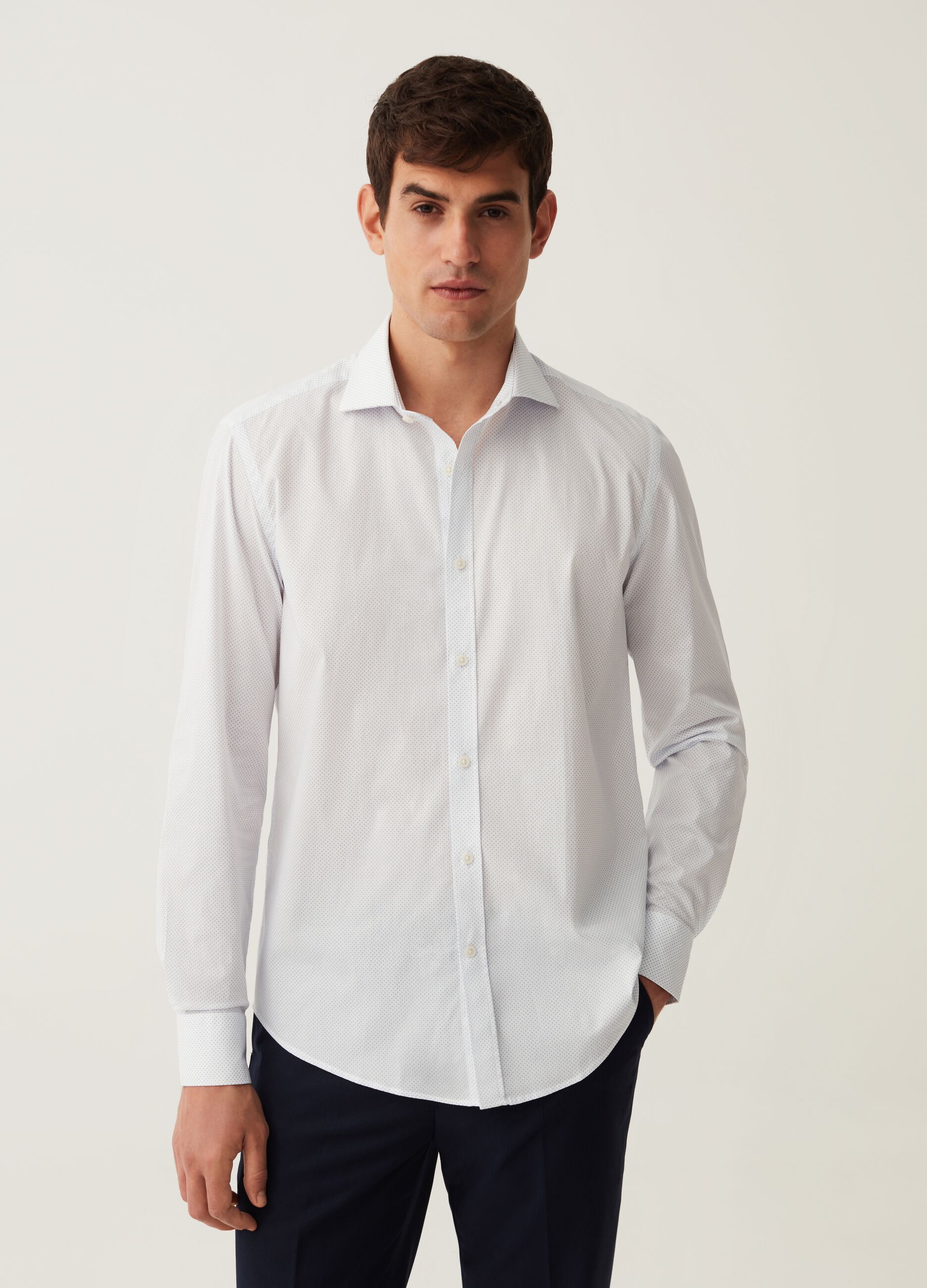 Camicia slim fit con micro fantasia a pois_1