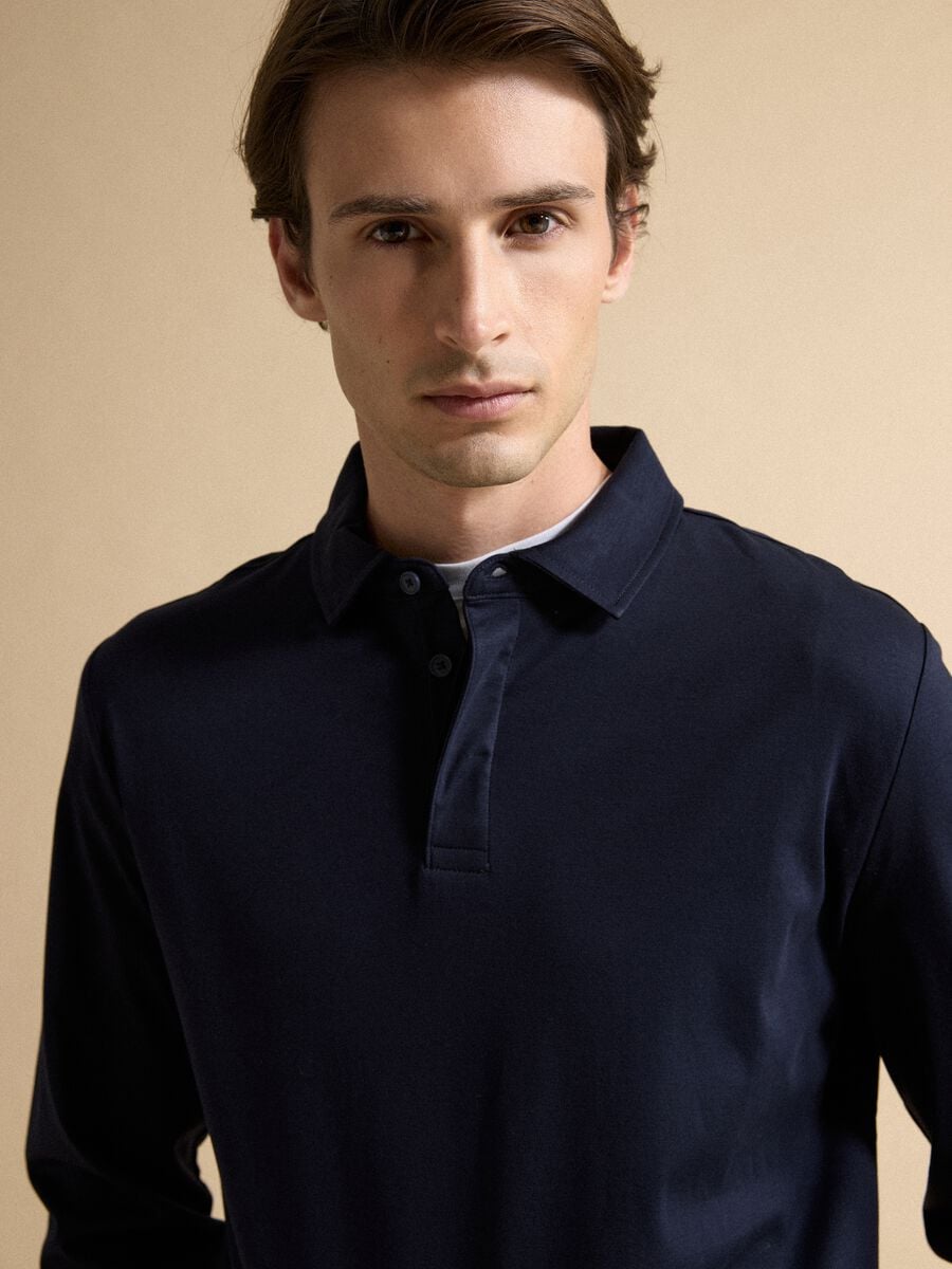 Polo blu a maniche lunghe in puro cotone_2