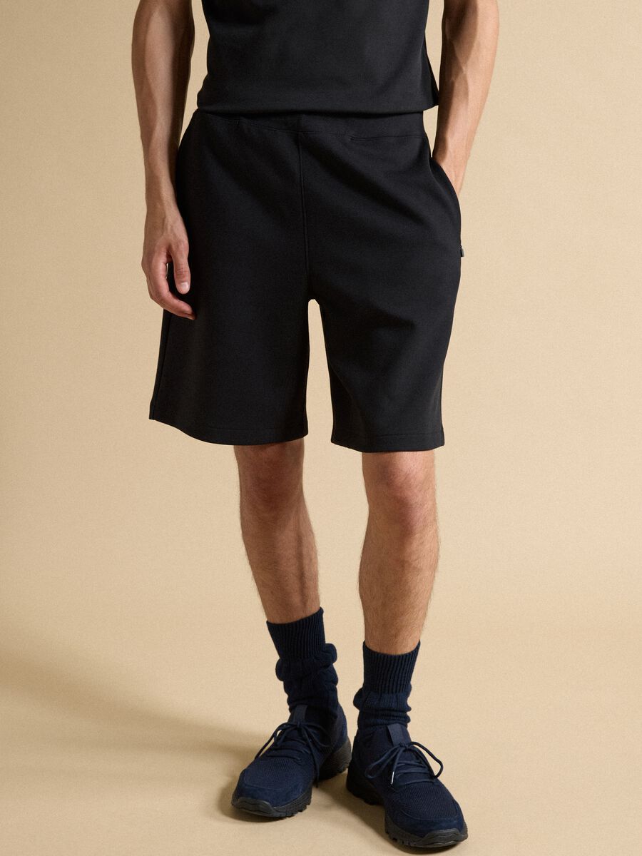 Shorts neri traspiranti in tessuto elasticizzato 2 Way Stretch_1