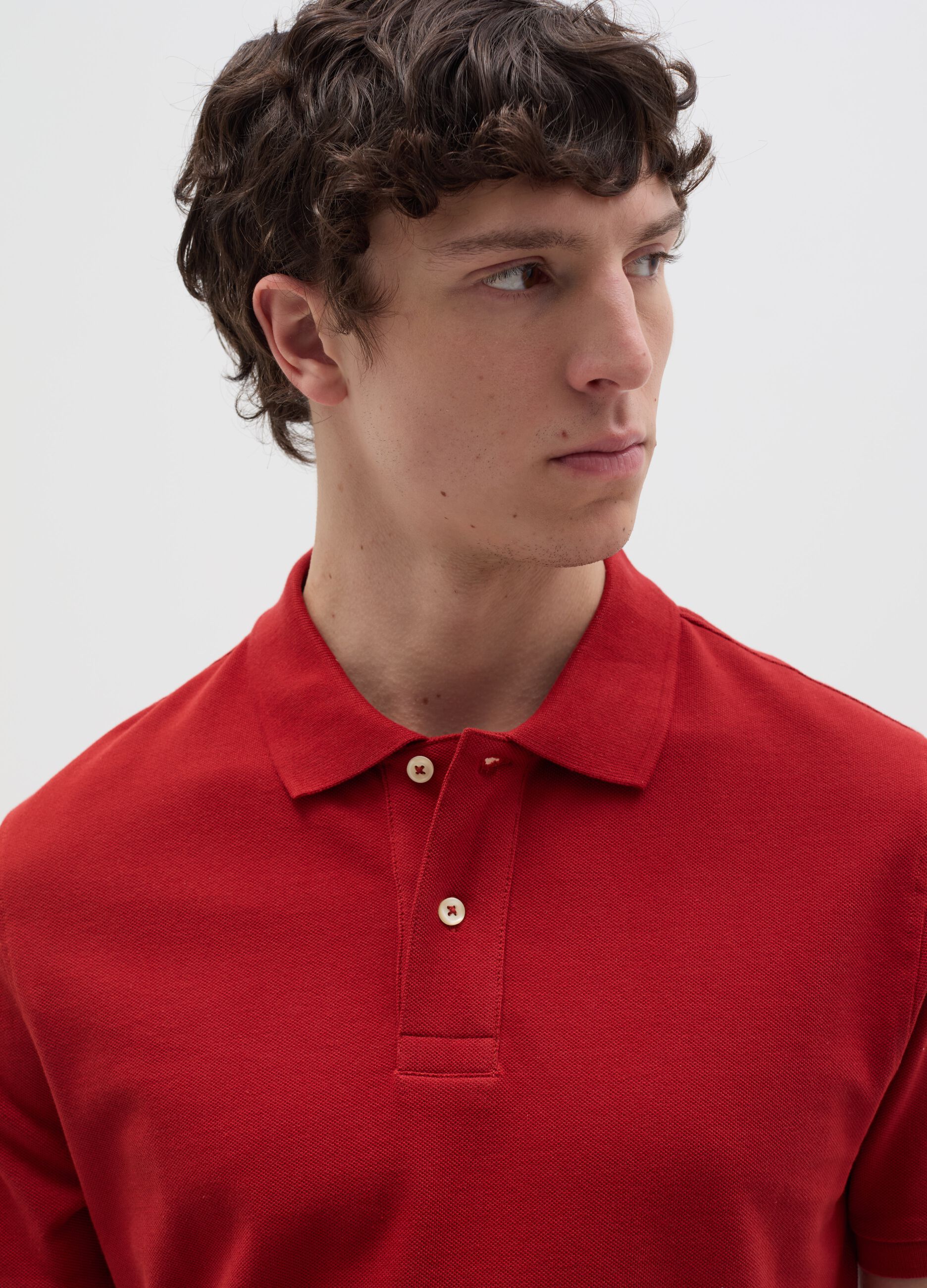 Solid colour polo shirt in organic cotton