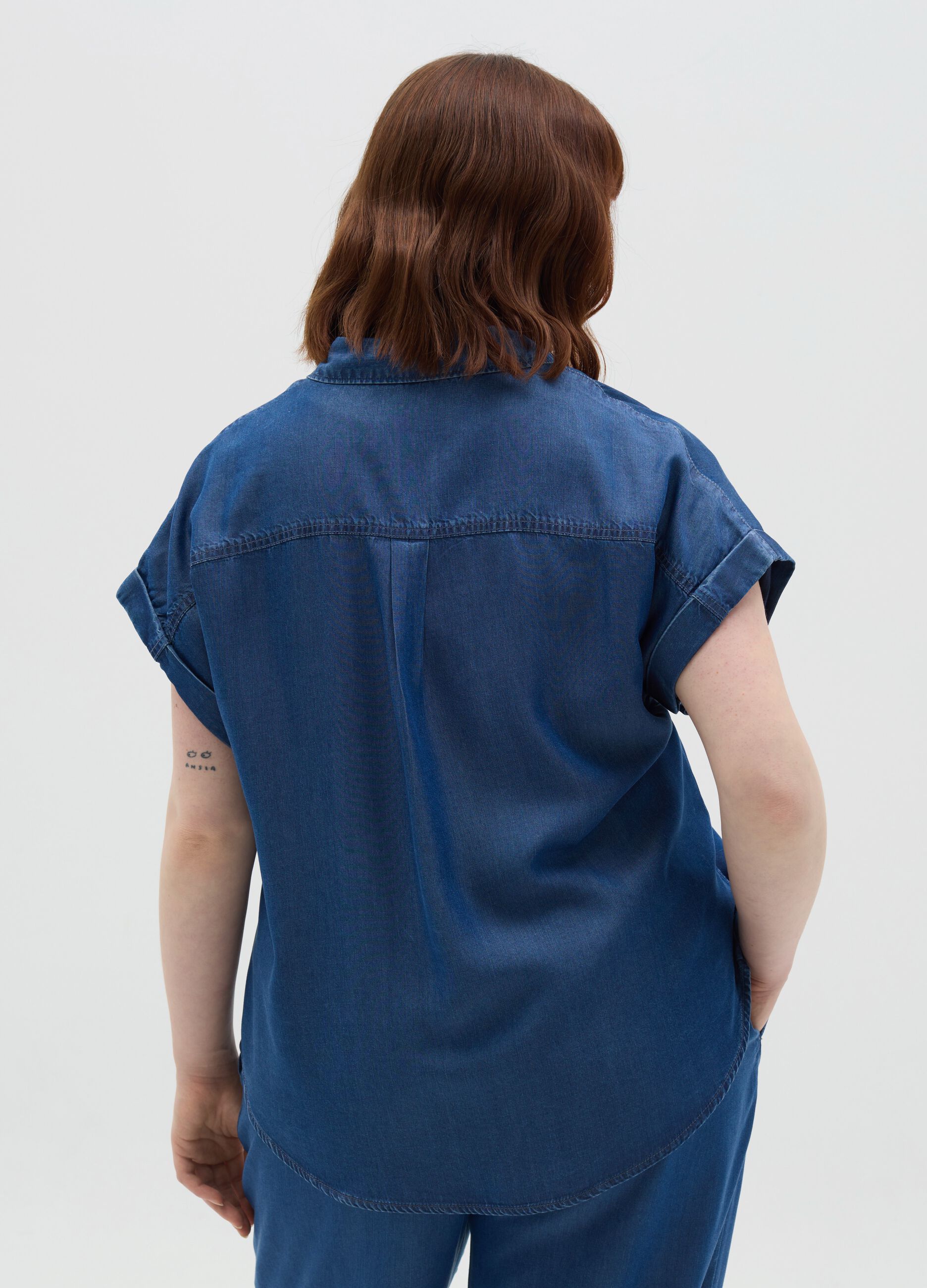 Curvy blue shirt with denim effect