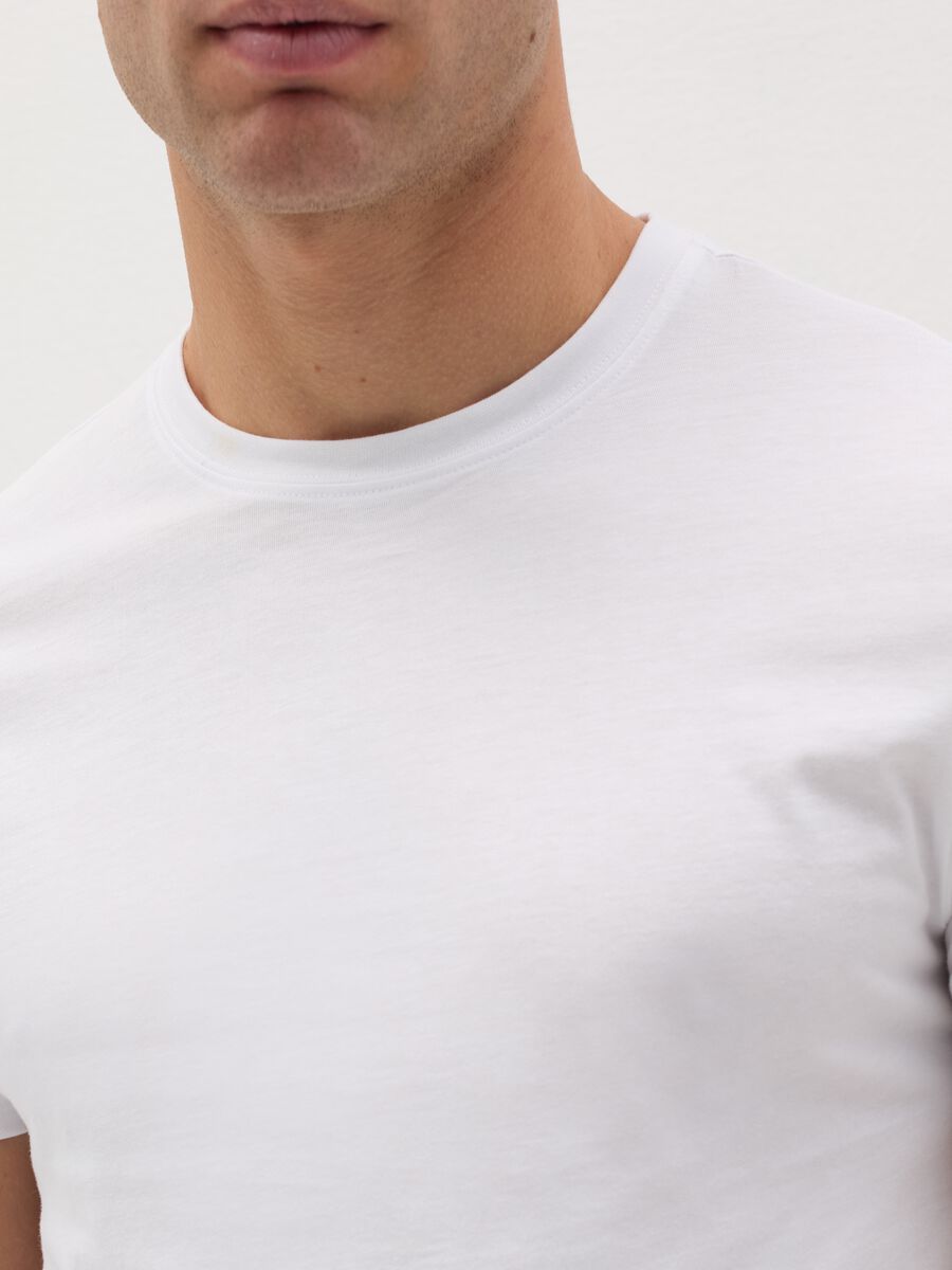 Three-pack organic cotton undershirts_2