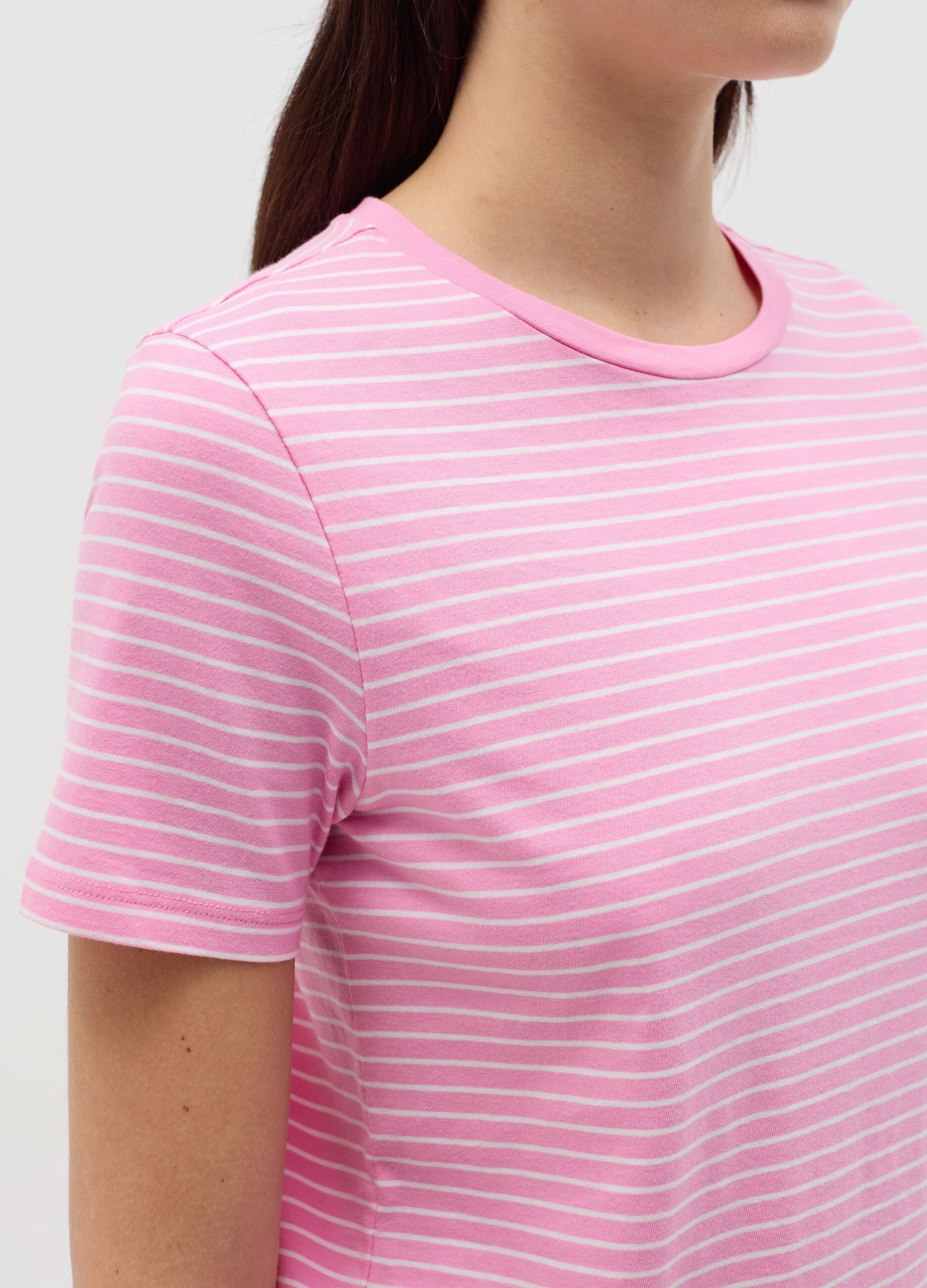 Essential cotton T-shirt with thin stripes