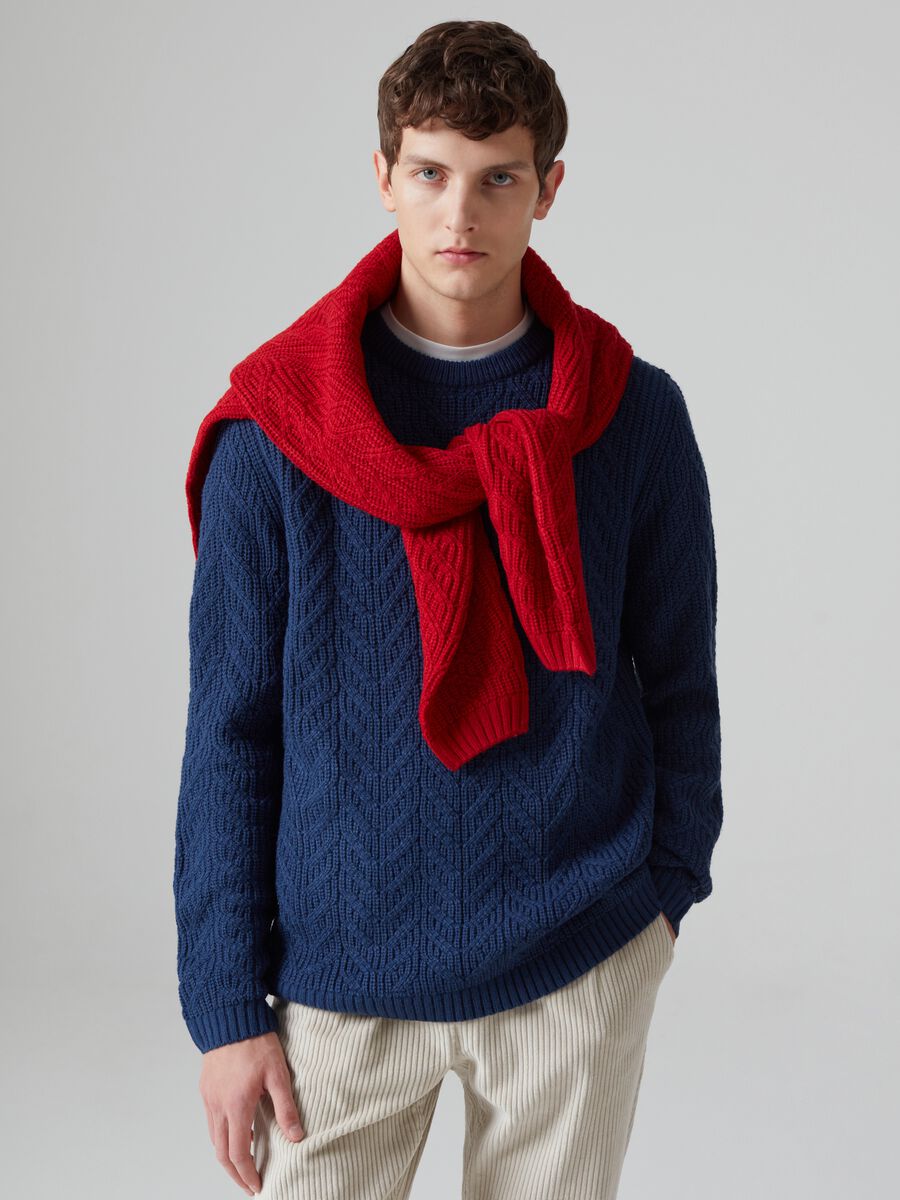 Pullover con lavorazione a trecce traforate_0