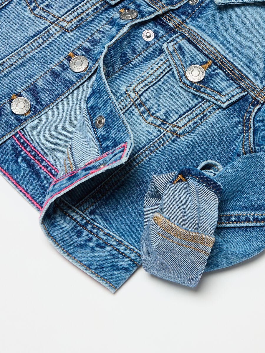Denim jacket with lettering embroidery_2