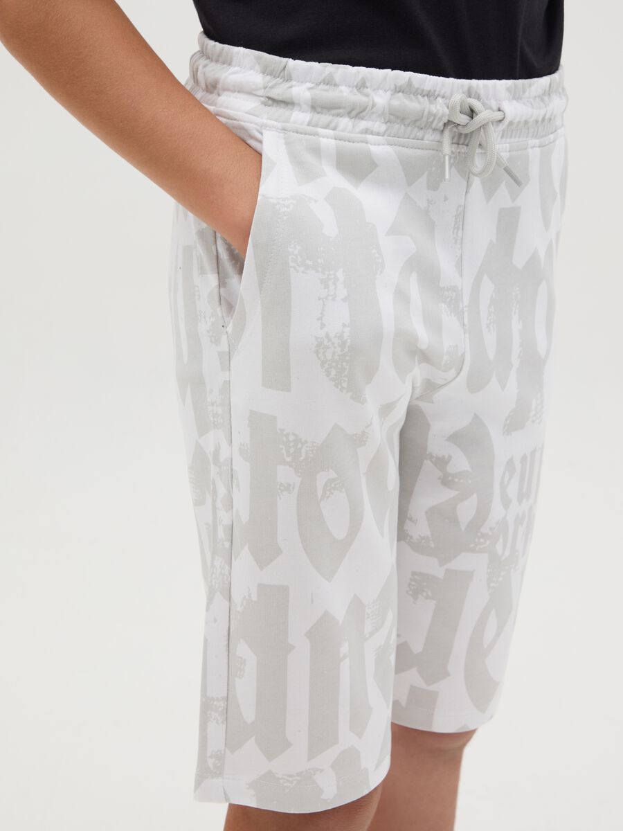 White French terry shorts with print_1