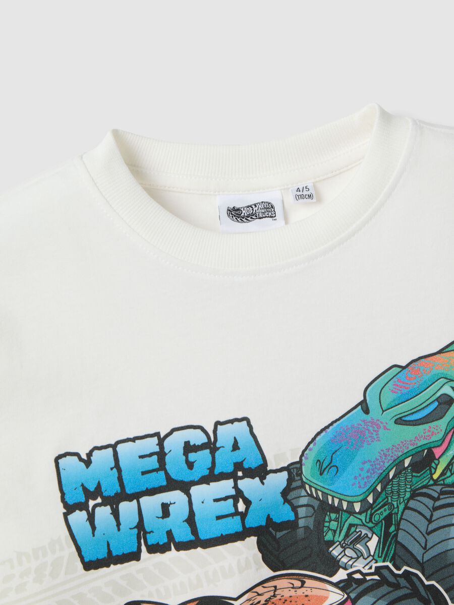 T-shirt in puro cotone bianca da bambino oversize fit con Hot Weels_2