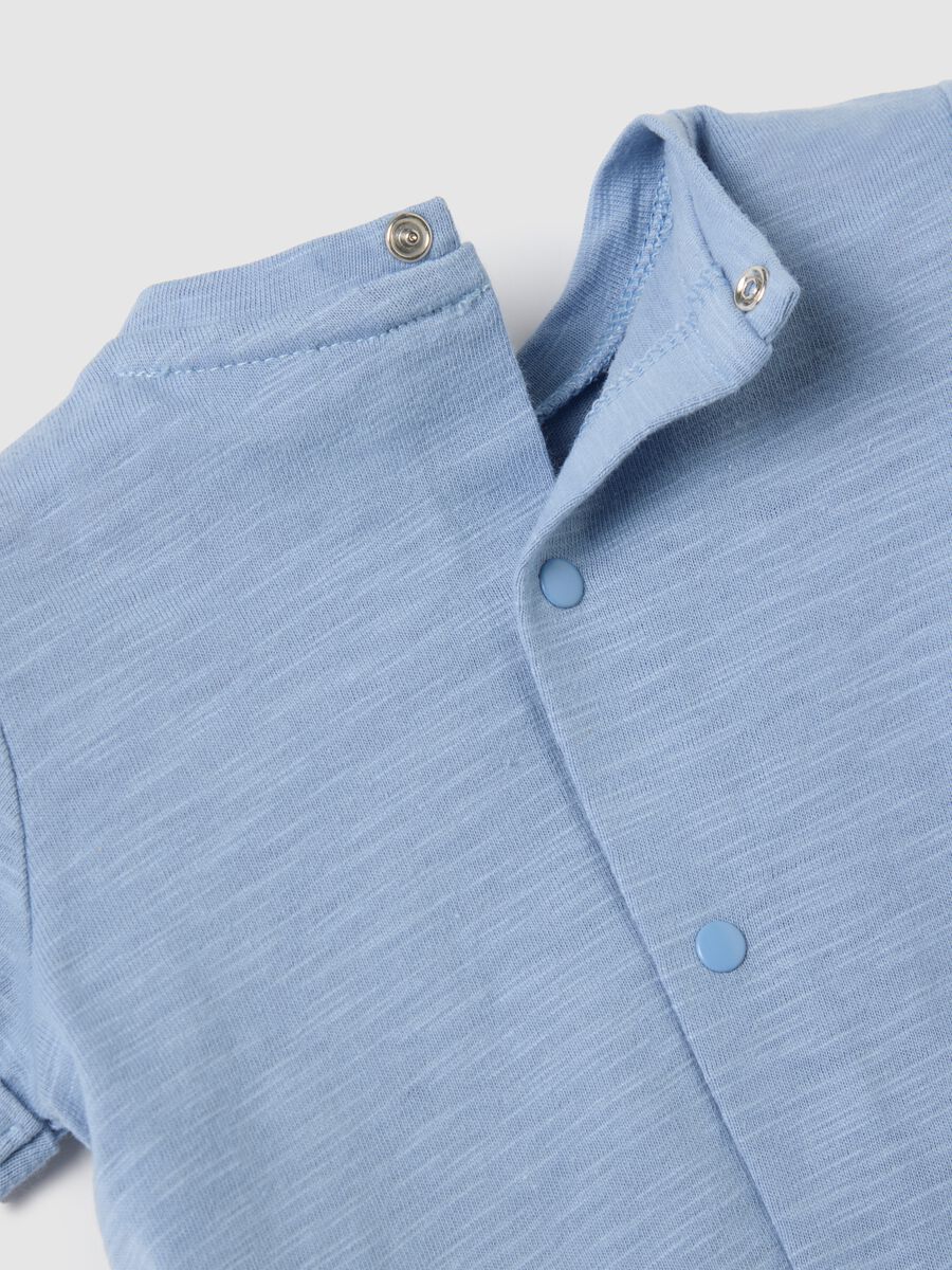 Short sleeve blue T-shirt with Peek-a-boo print_3