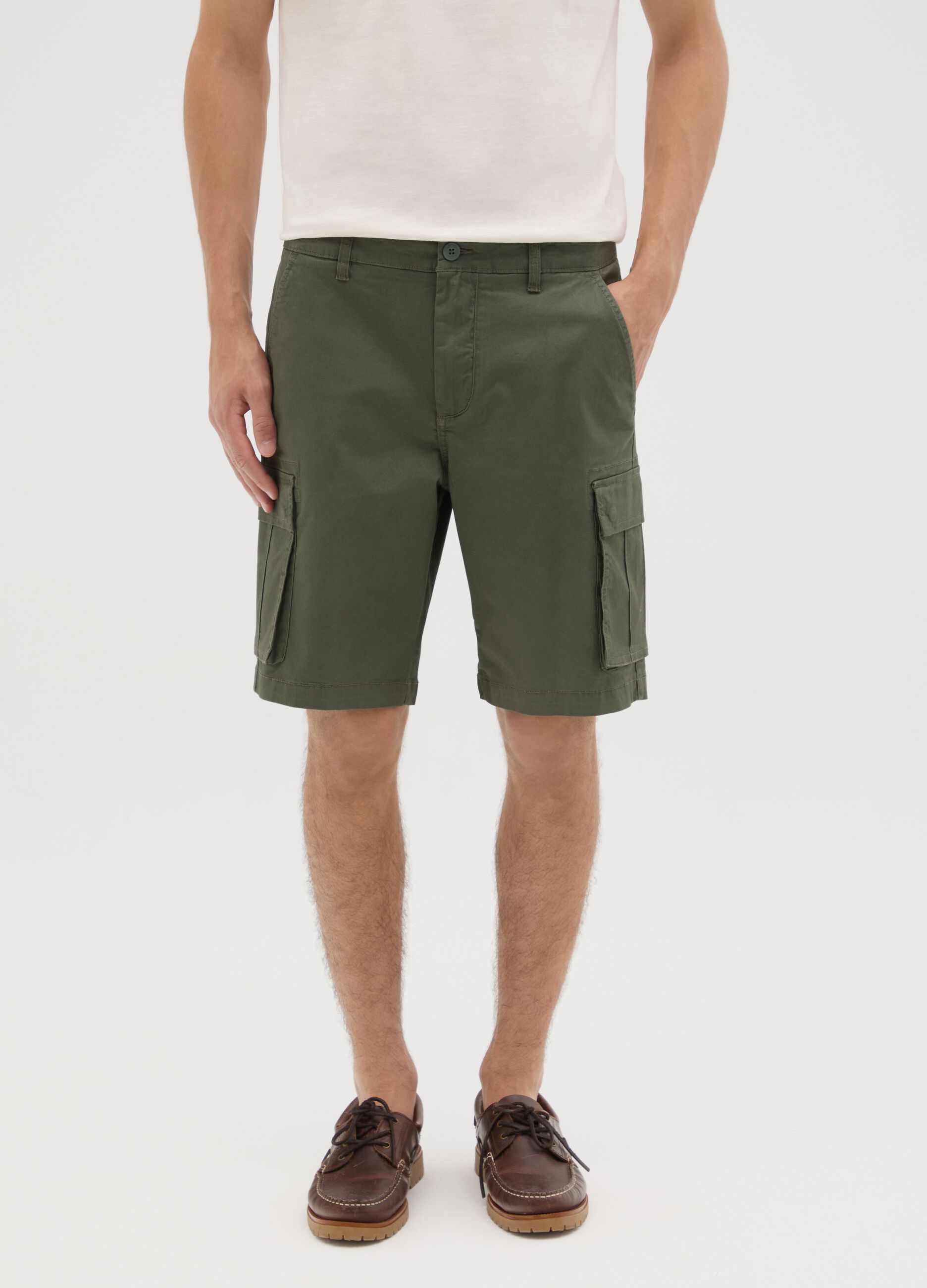 Bermuda da uomo in cotone elasticizzato verde regular fit