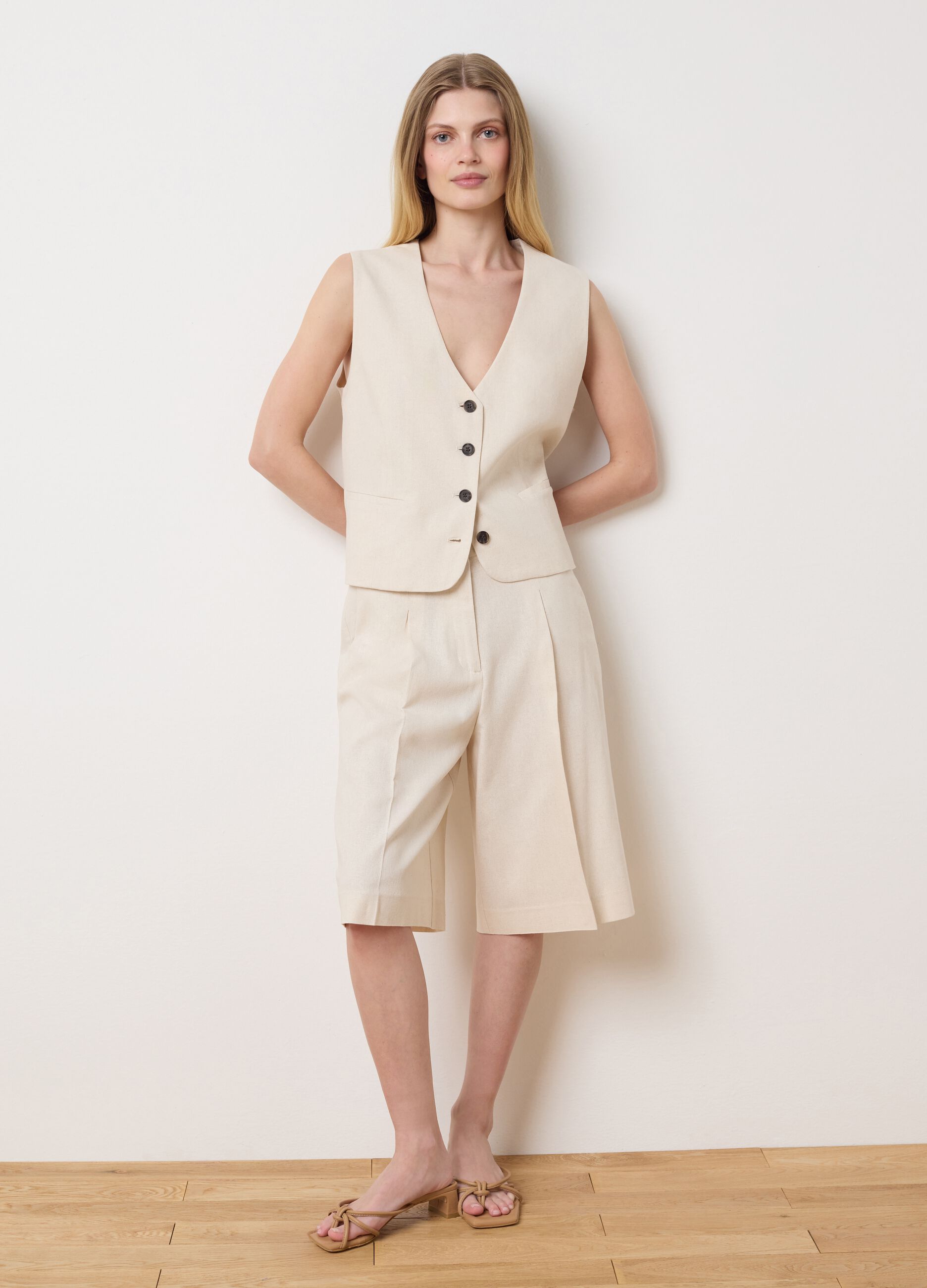 Gilet with V neck