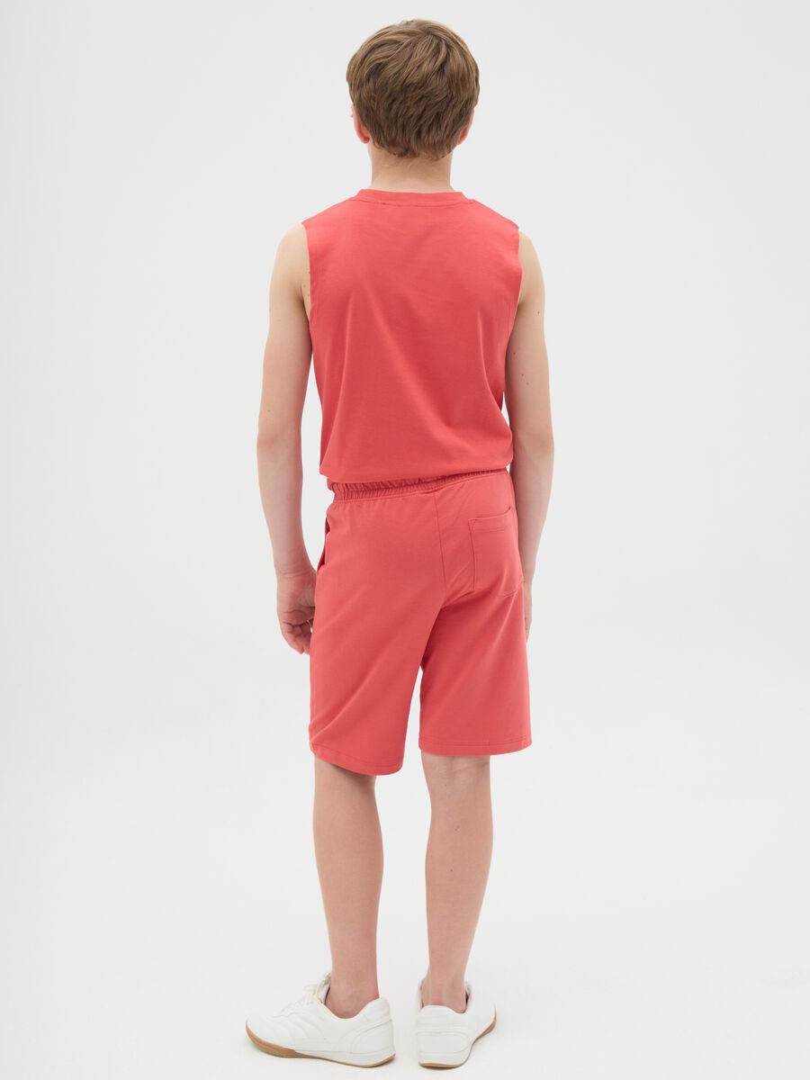 Pantaloni corti da ragazzo in puro cotone rosso regular fit_1