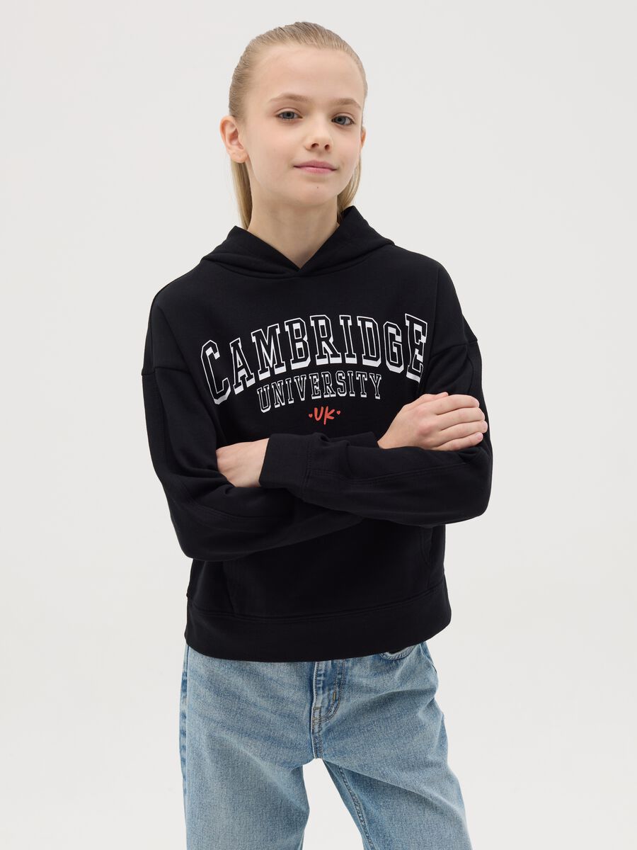 Sweatshirt with hood and "Cambridge University" print_0
