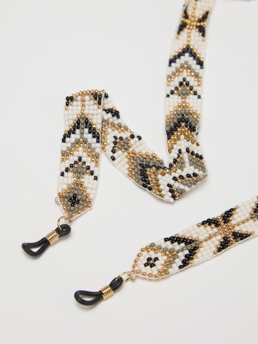 Glasses chain with ethnic-motif beads_1