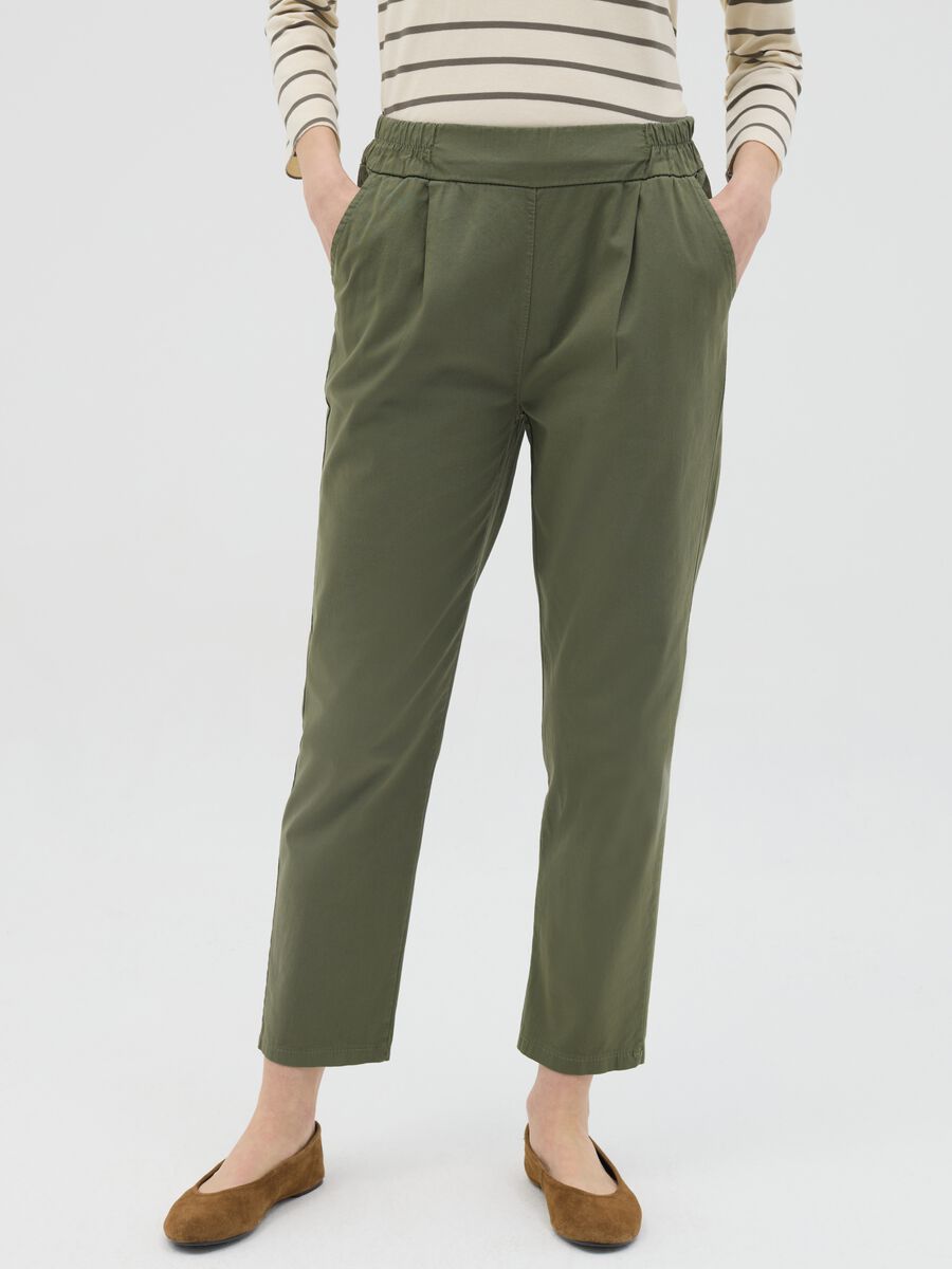 Green cigarette trousers with elastic waistband_1