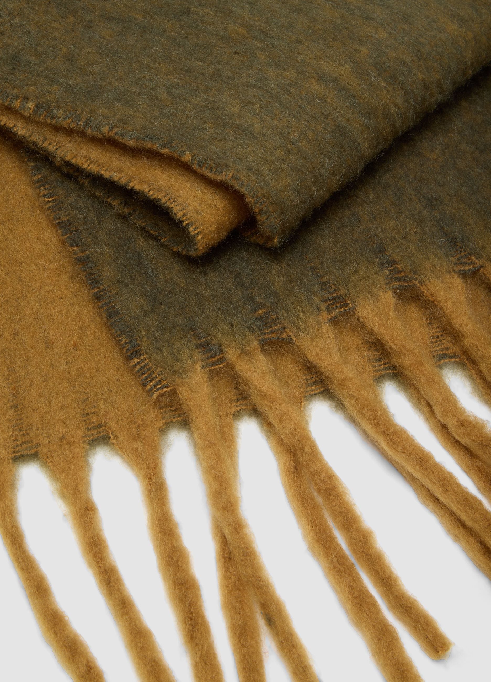 Green fringed wool-blend scarf