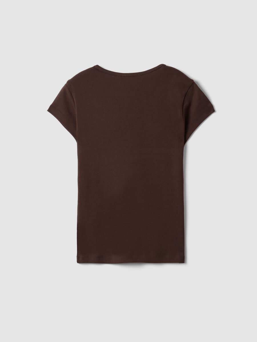 T-shirt marrone in puro cotone a girocollo con scritta_6