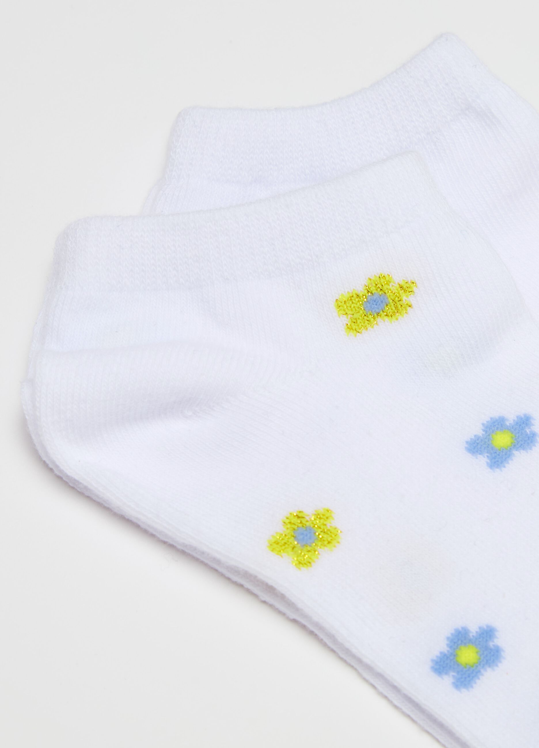 Three-pair pack short socks with small flowers