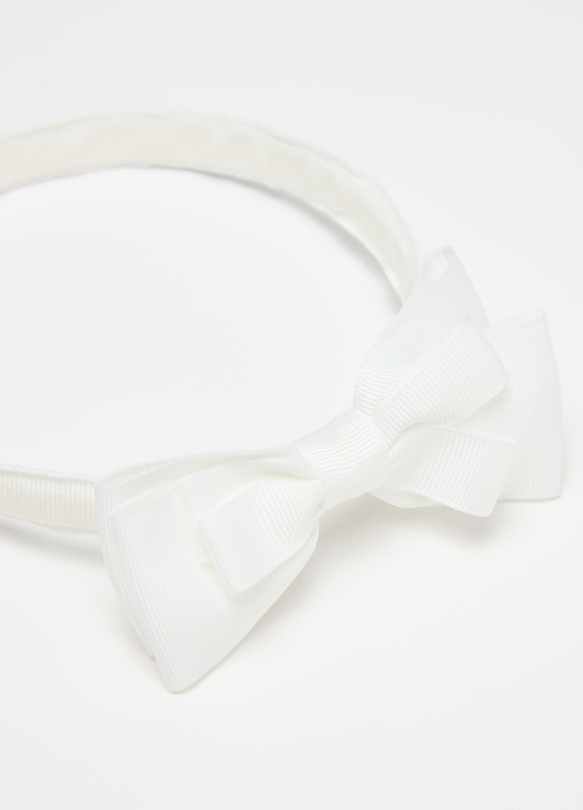 Hairband with bow