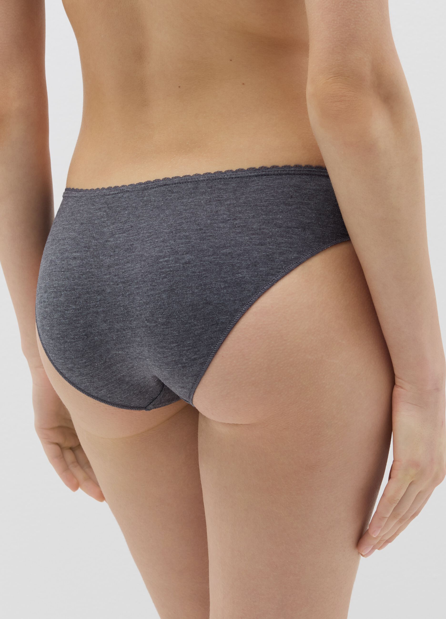 Three-pack briefs with lace