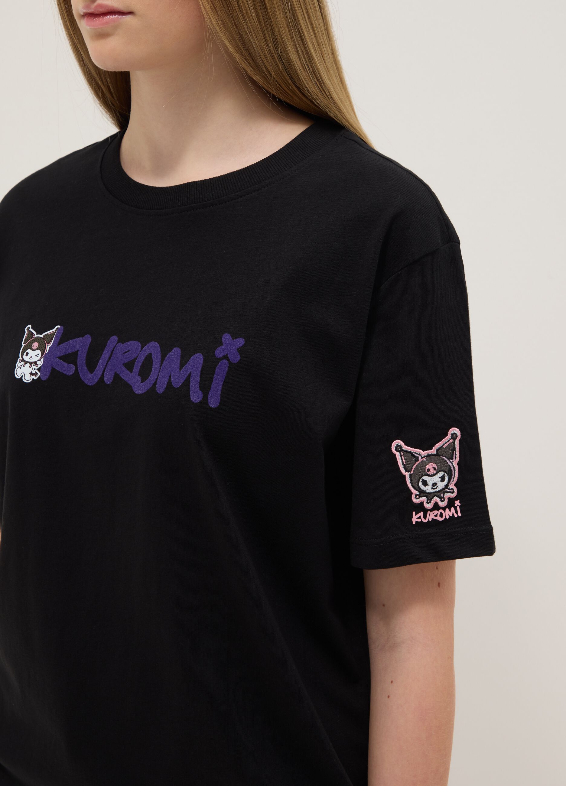 Girls' regular fit black pure cotton T-shirt with Kuromi