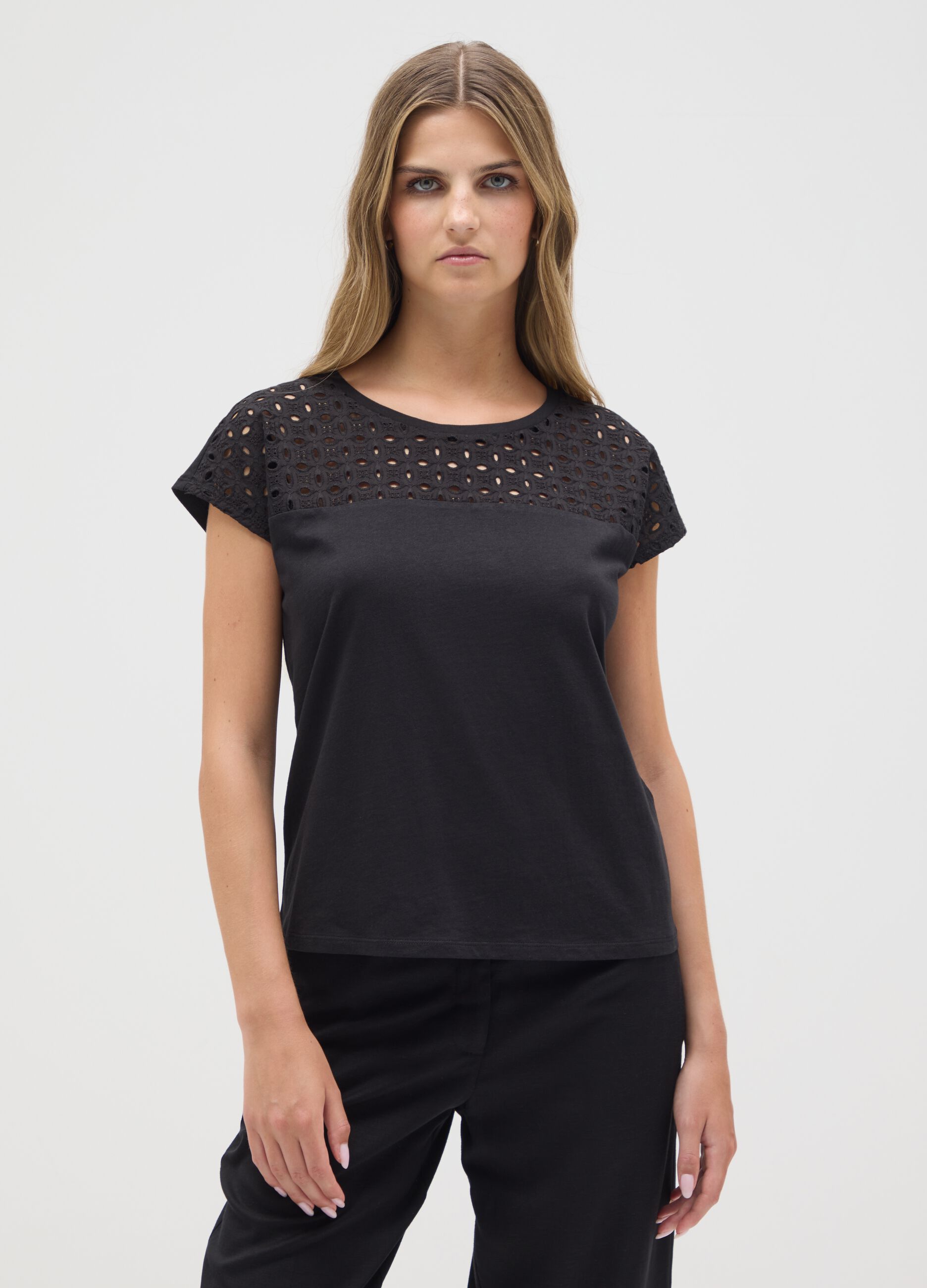 Women's black pure cotton regular fit T-shirt