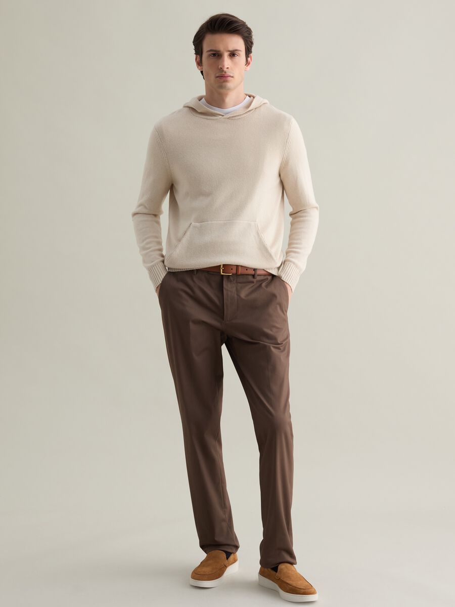 Contemporary leather belt with satin-effect buckle_3