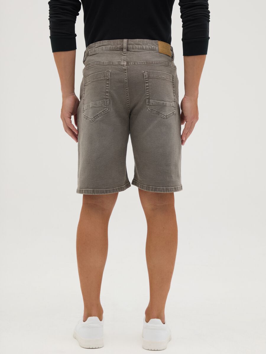 Men's grey denim regular fit shorts_3