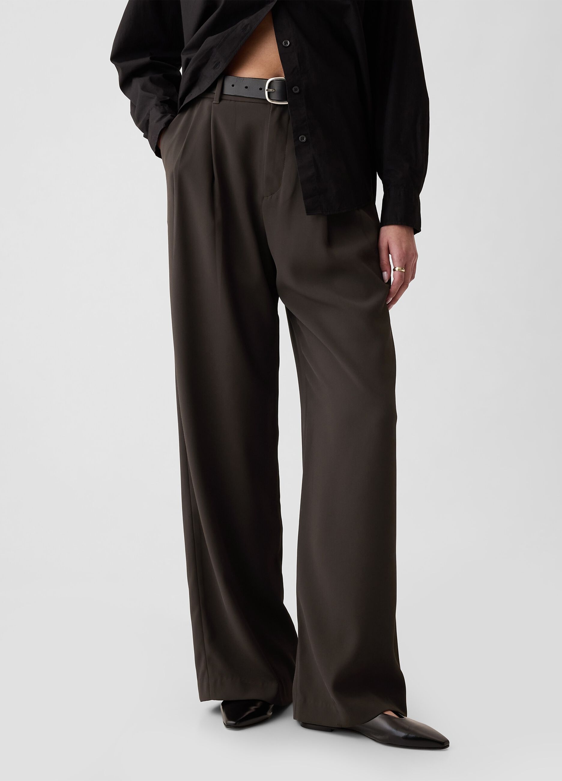 Wide leg trousers with darts
