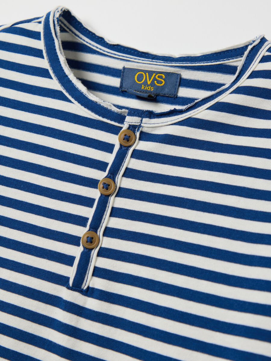 White and blue T-shirt in striped cotton_2