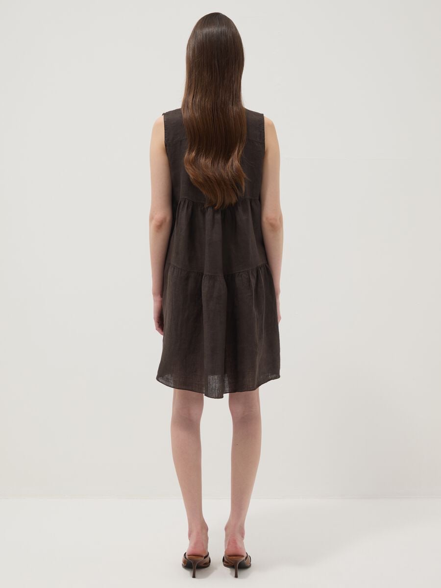 Abito marrone smanicato in puro lino regular fit_3