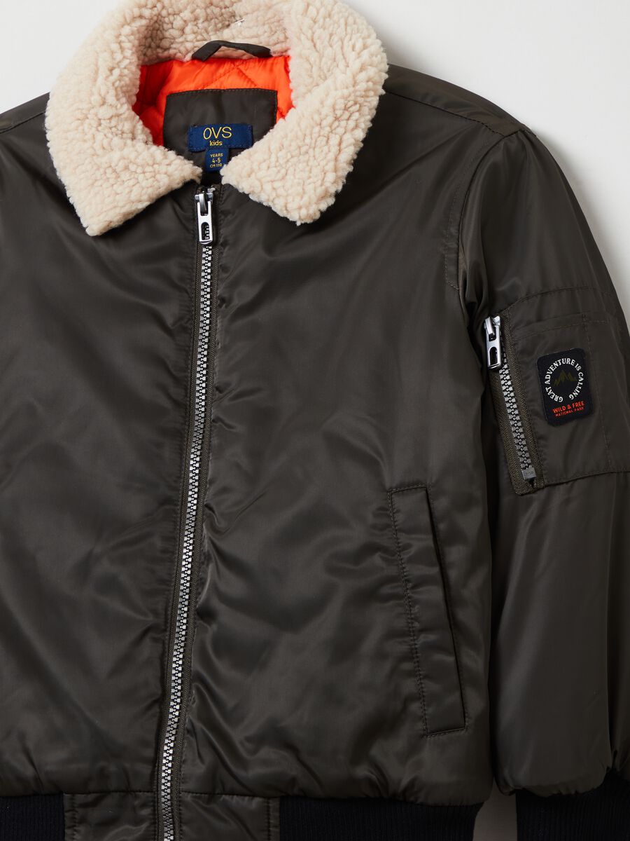 Bomber imbottito con colletto in sherpa_2