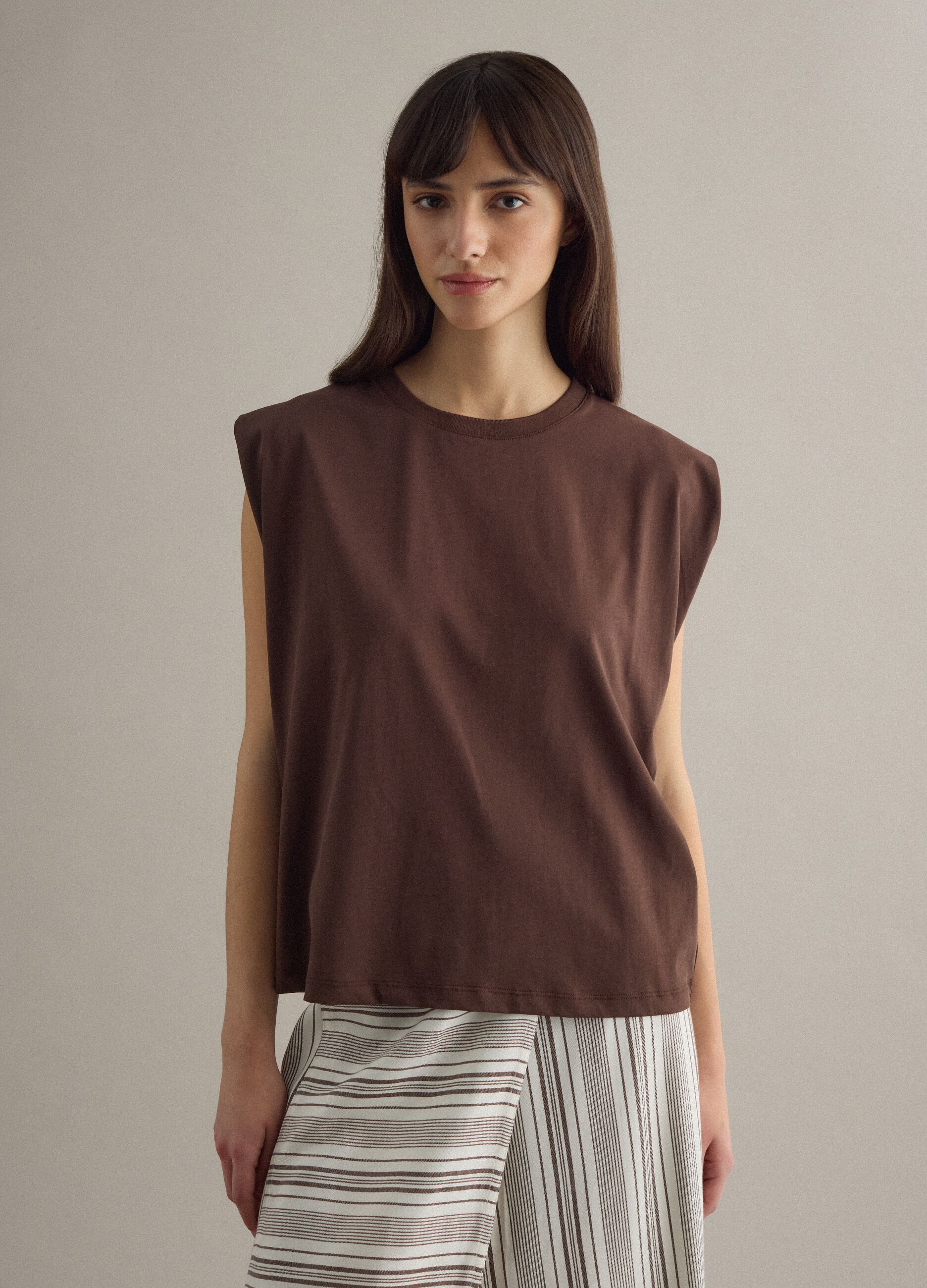 Brown short-sleeved cotton-blend T-shirt