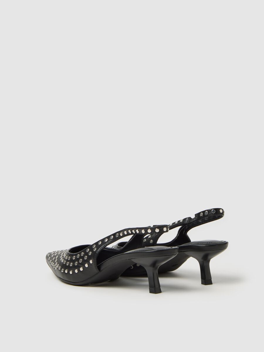 Scarpe slingback in vera pelle nere con borchie_1