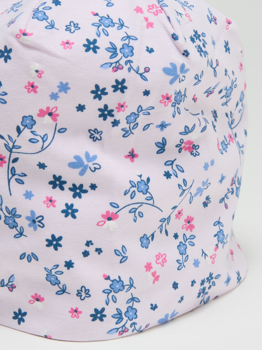 Hat and neck warmer set with floral pattern_2