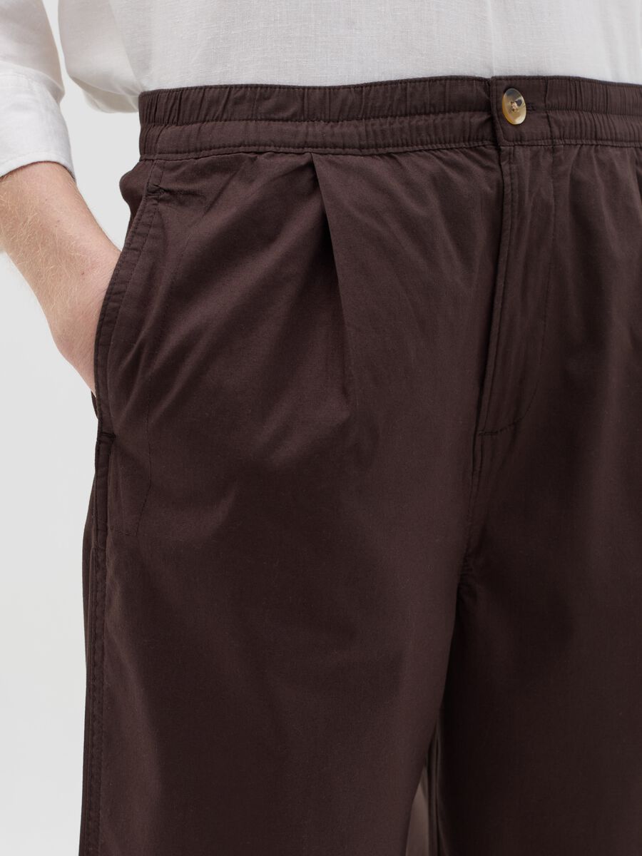 Brown cropped trousers in stretch cotton_2