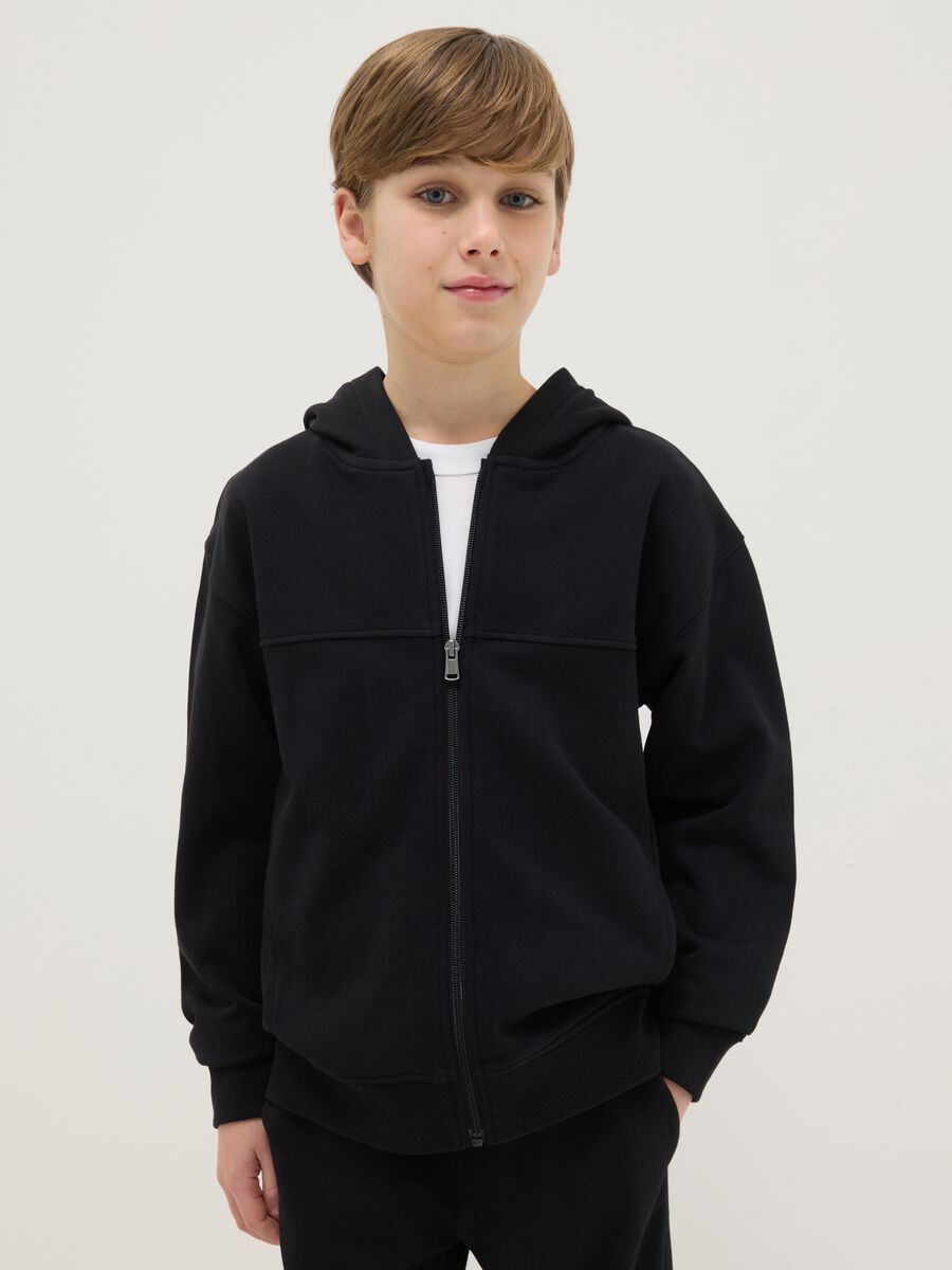 Felpa nera per ragazzo in puro cotone vestibilit&agrave; over con cappuccio e zip_0