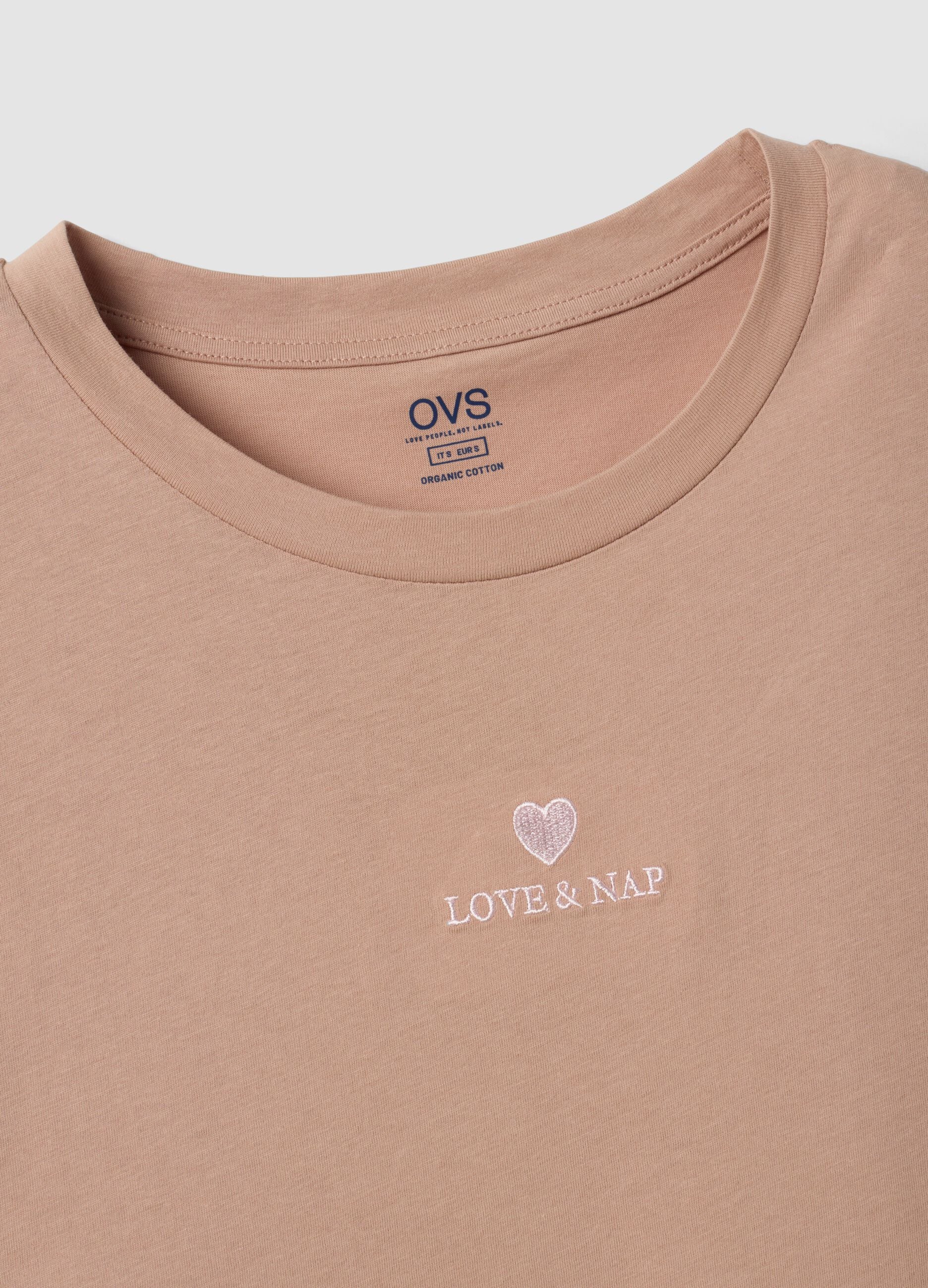 Camicia da notte beige in puro cotone organico con orli arricciati
