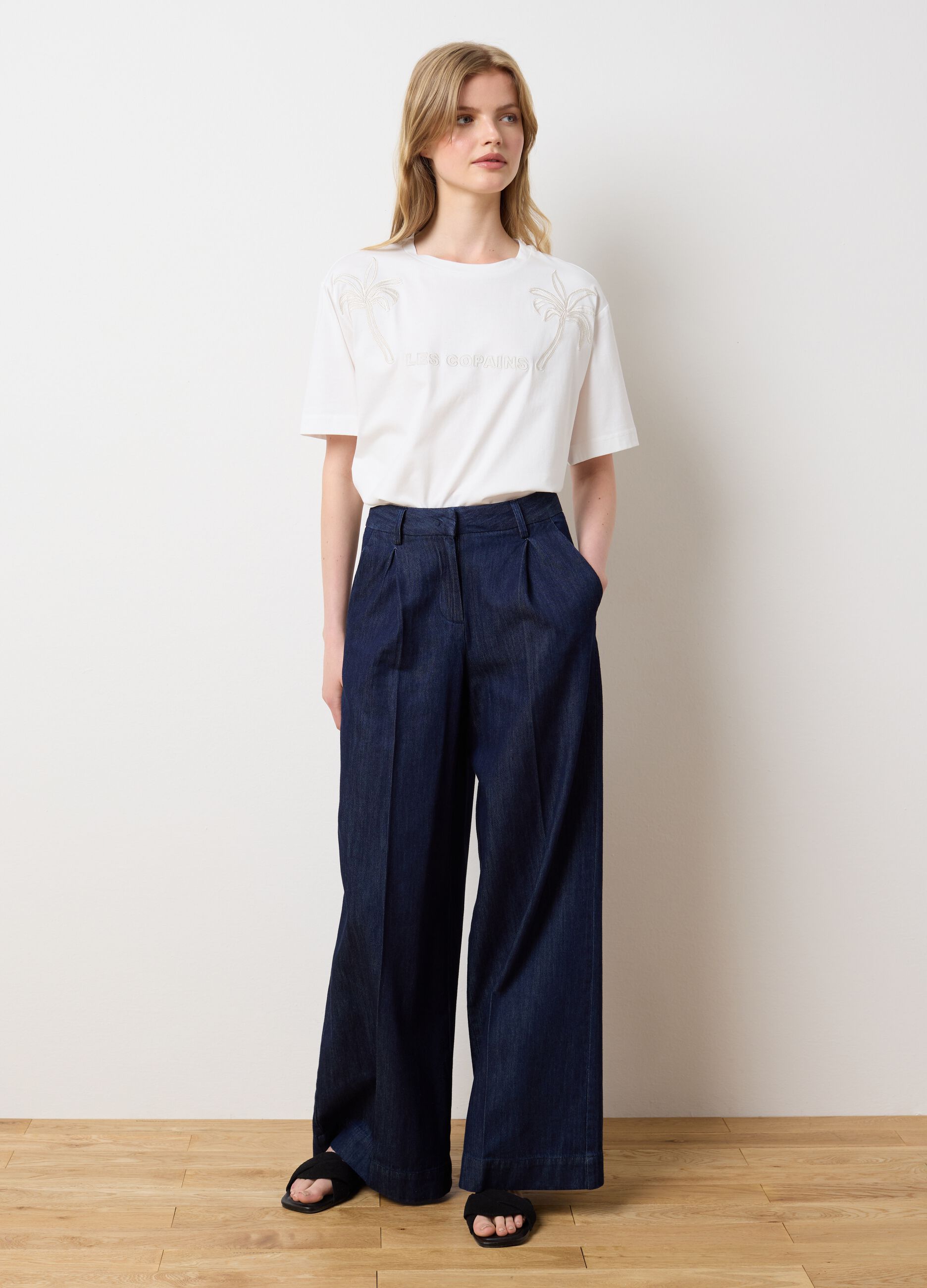White T-shirt with palm embroidery Les Copains