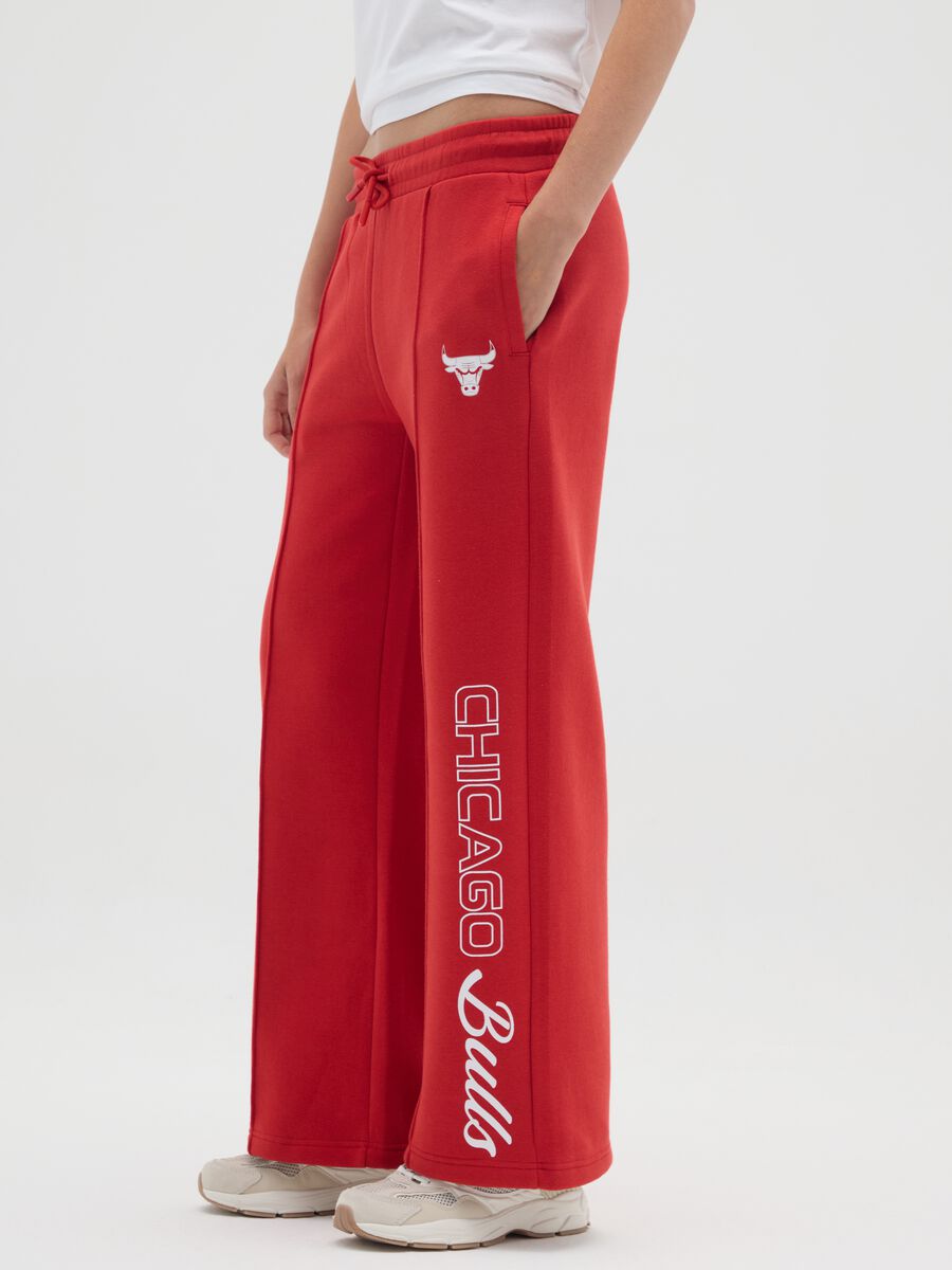 Pantaloni in misto cotone rossi regular fit con stampa Chicago Bulls_3