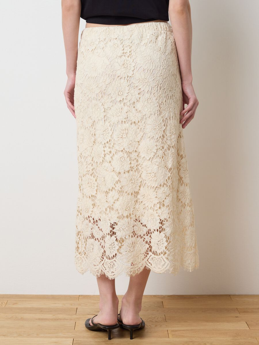 Long skirt in lace_2